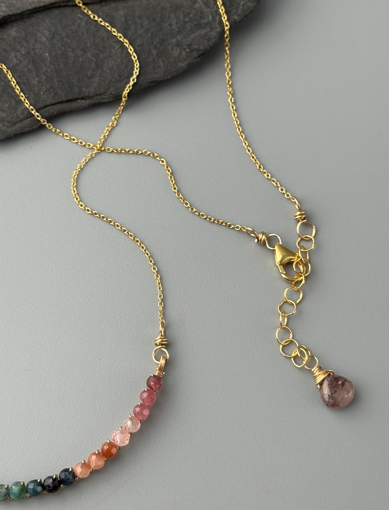 •ADORNED CURVED BAR• tourmaline + gold necklace