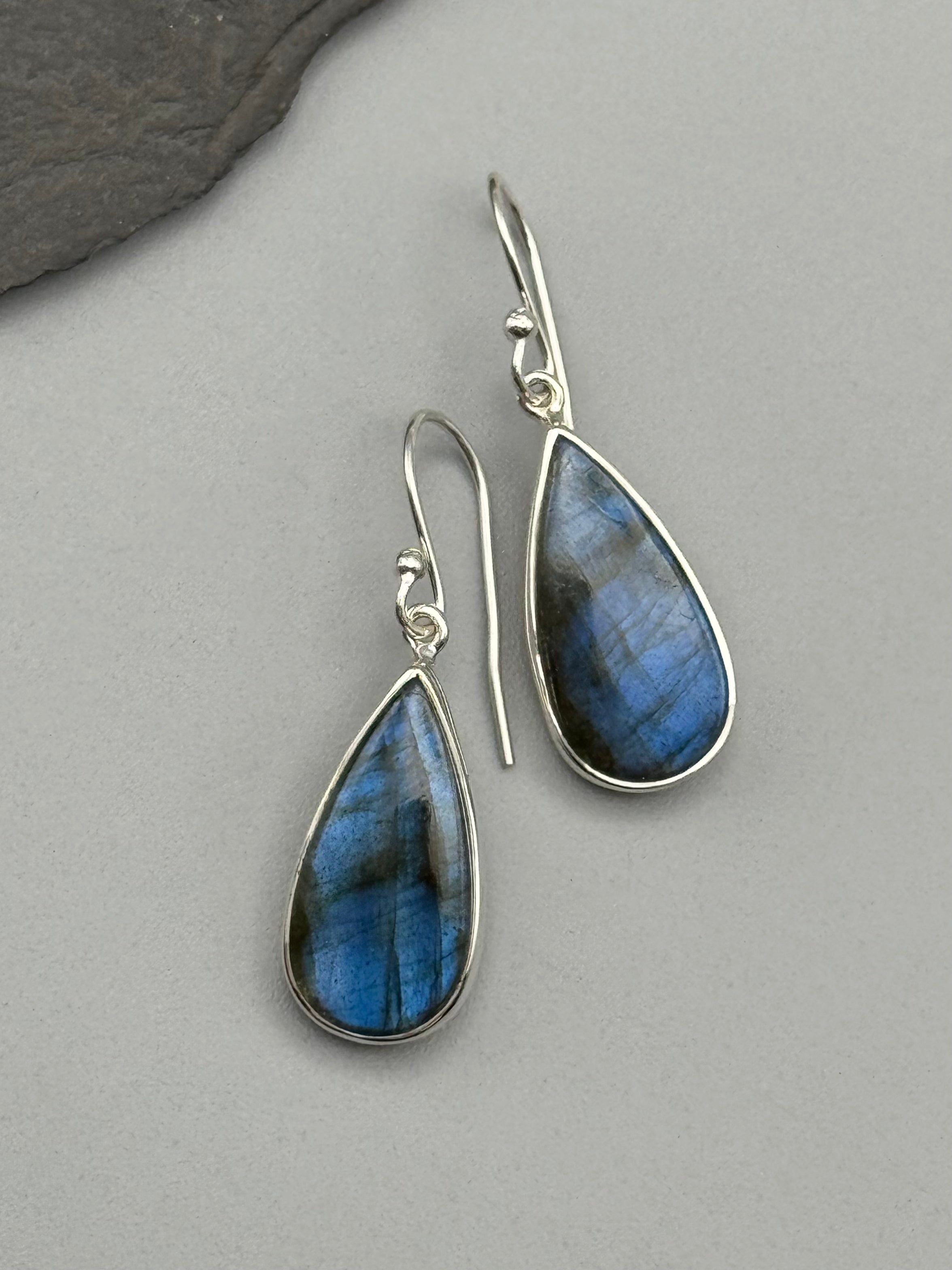 •LABRADORITE - TEARDROP• silver dangle earrings