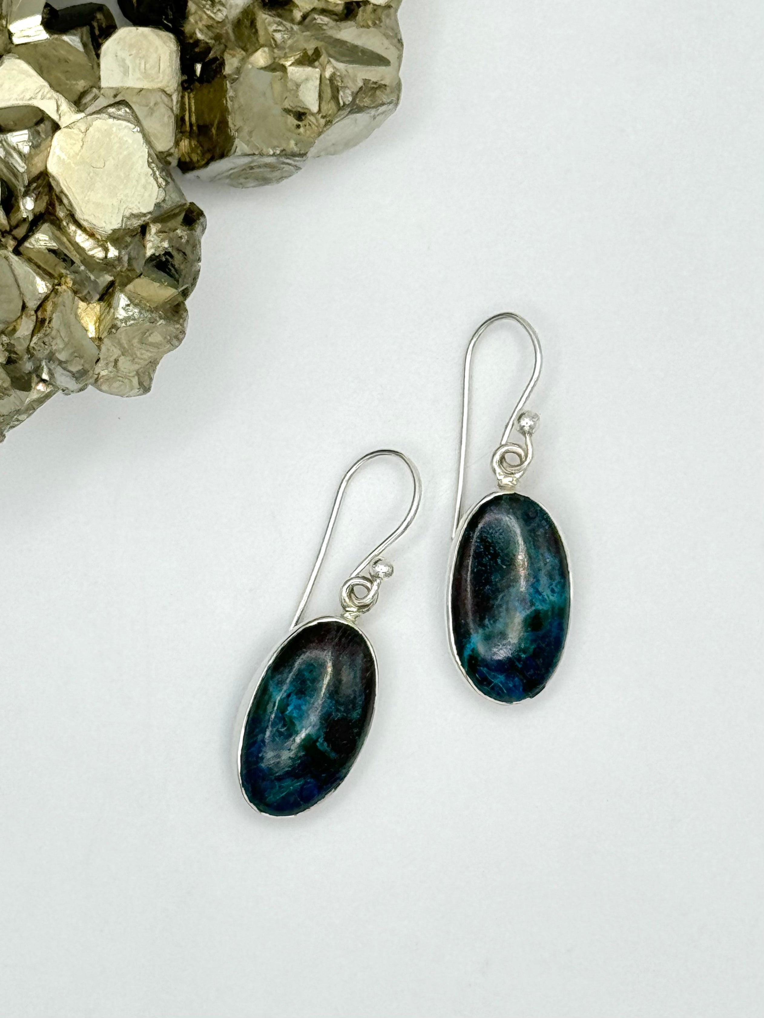 •SHATTUCKITE OVAL• silver dangle earrings