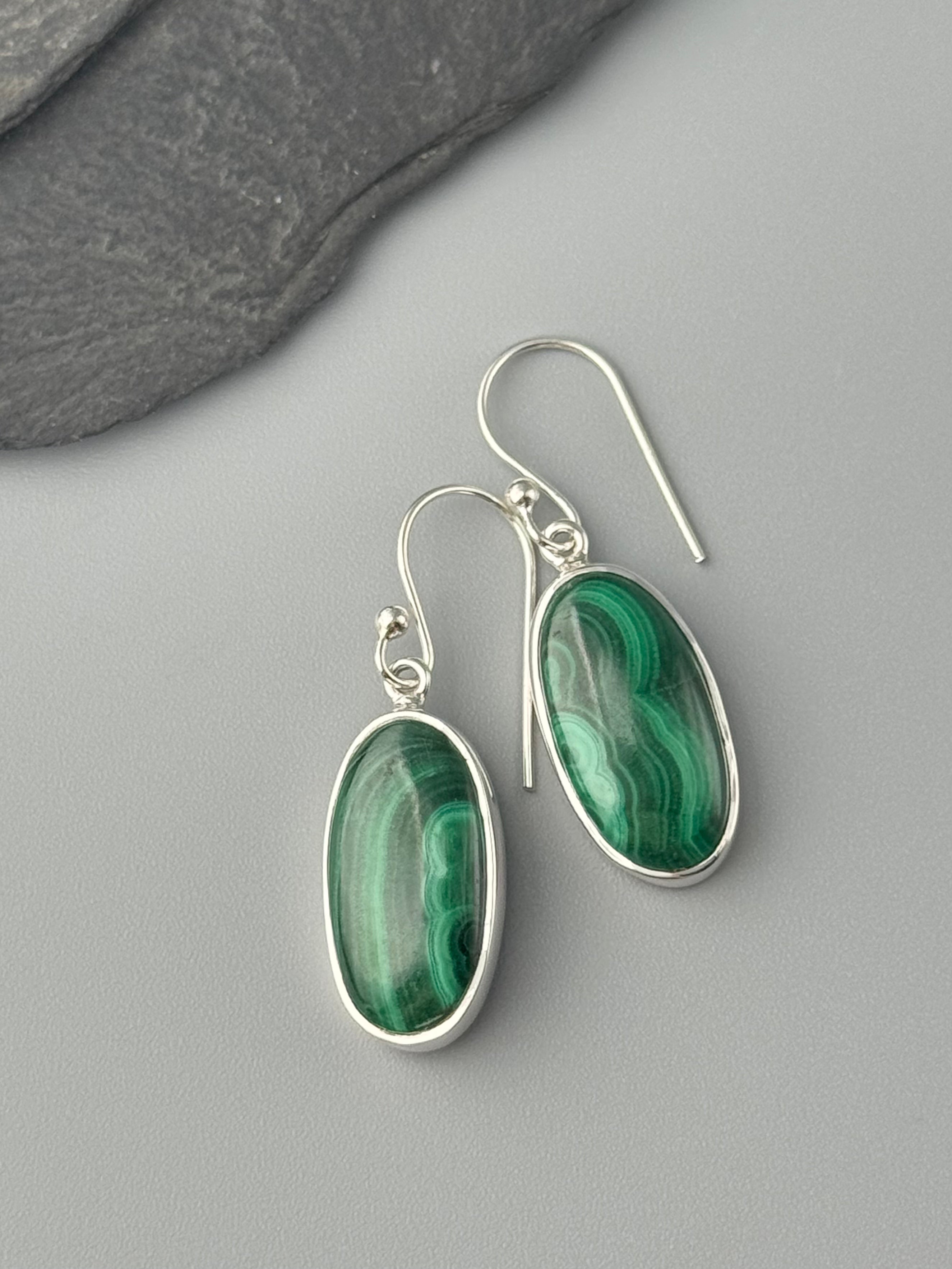 •MALACHITE - OVAL• silver dangle earrings