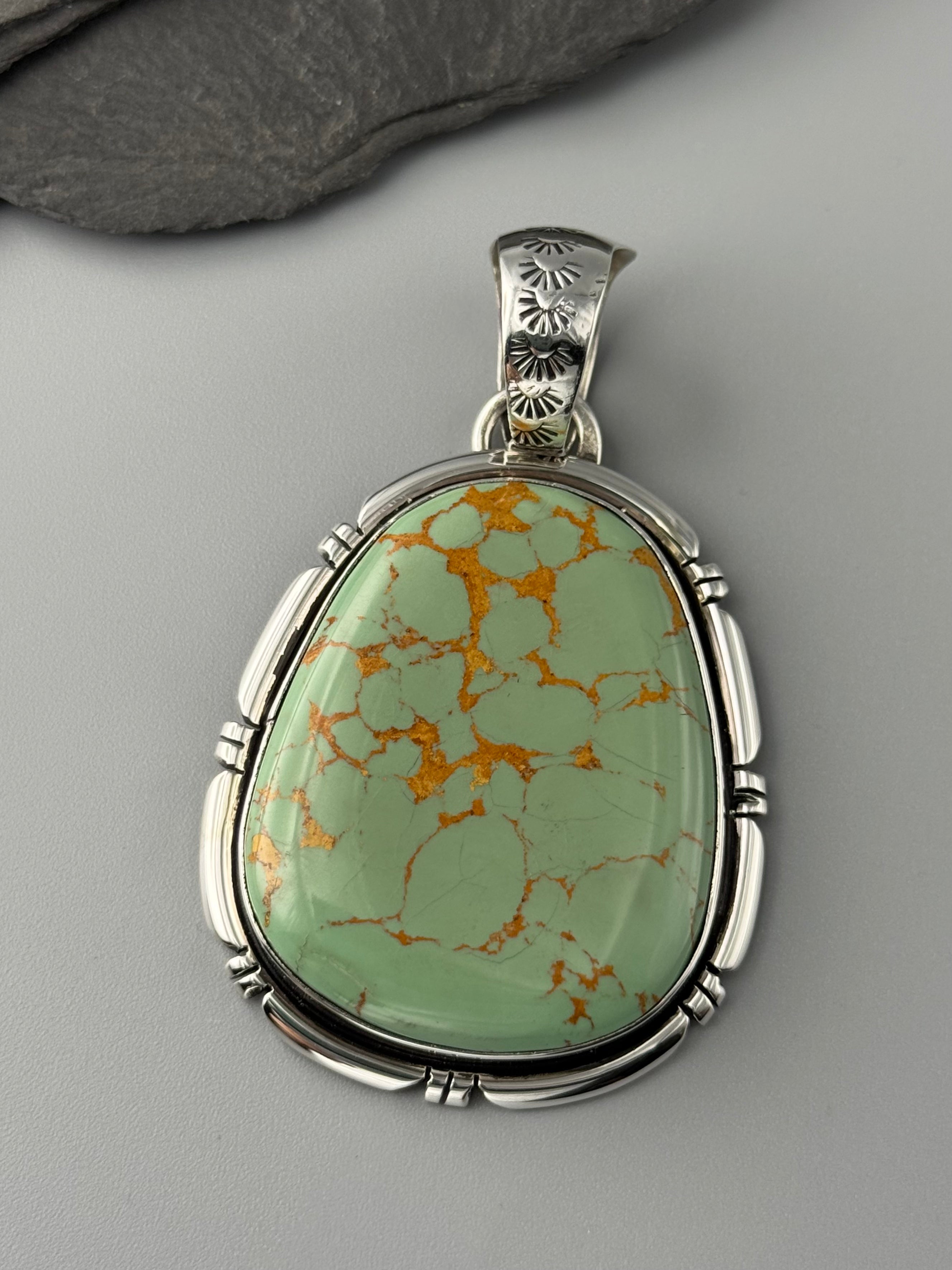 •KINGMAN TURQUOISE - MOUNTAIN FEATHERS - 1• Navajo sterling silver pendant