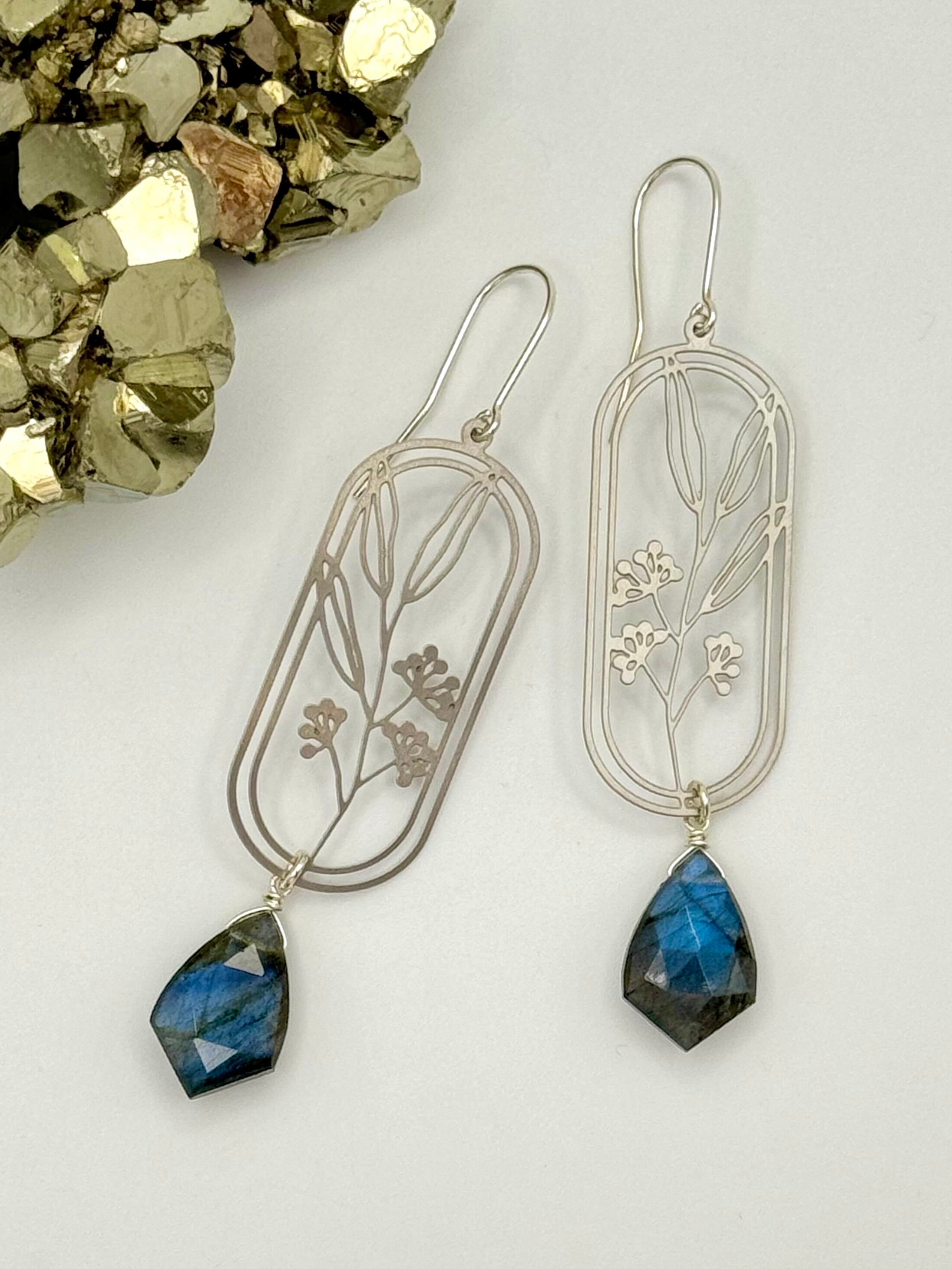 •LIL' YARROW• labradorite + silver dangle earrings