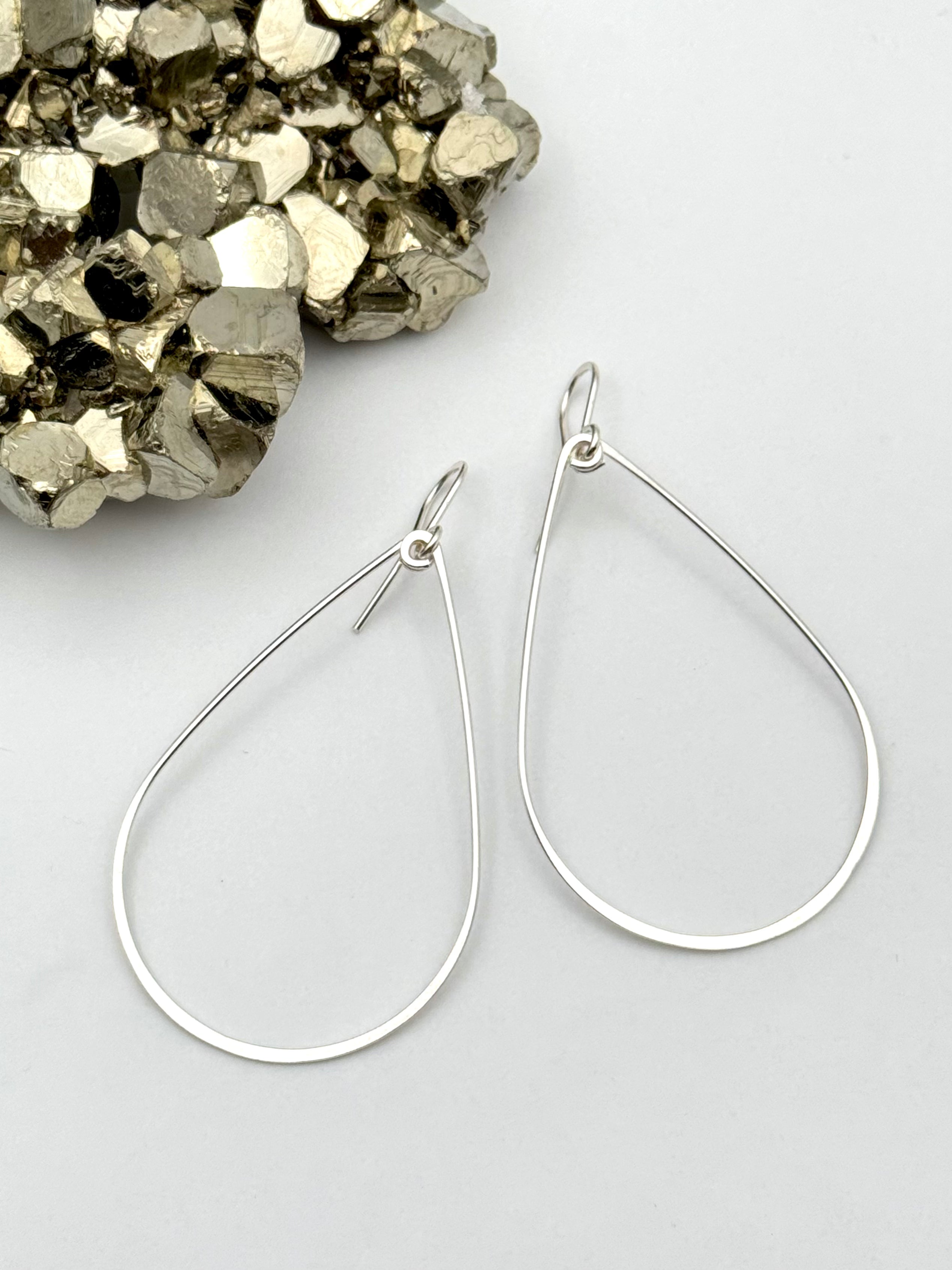 •HAMMERED TEARDROP• silver dangle earrings