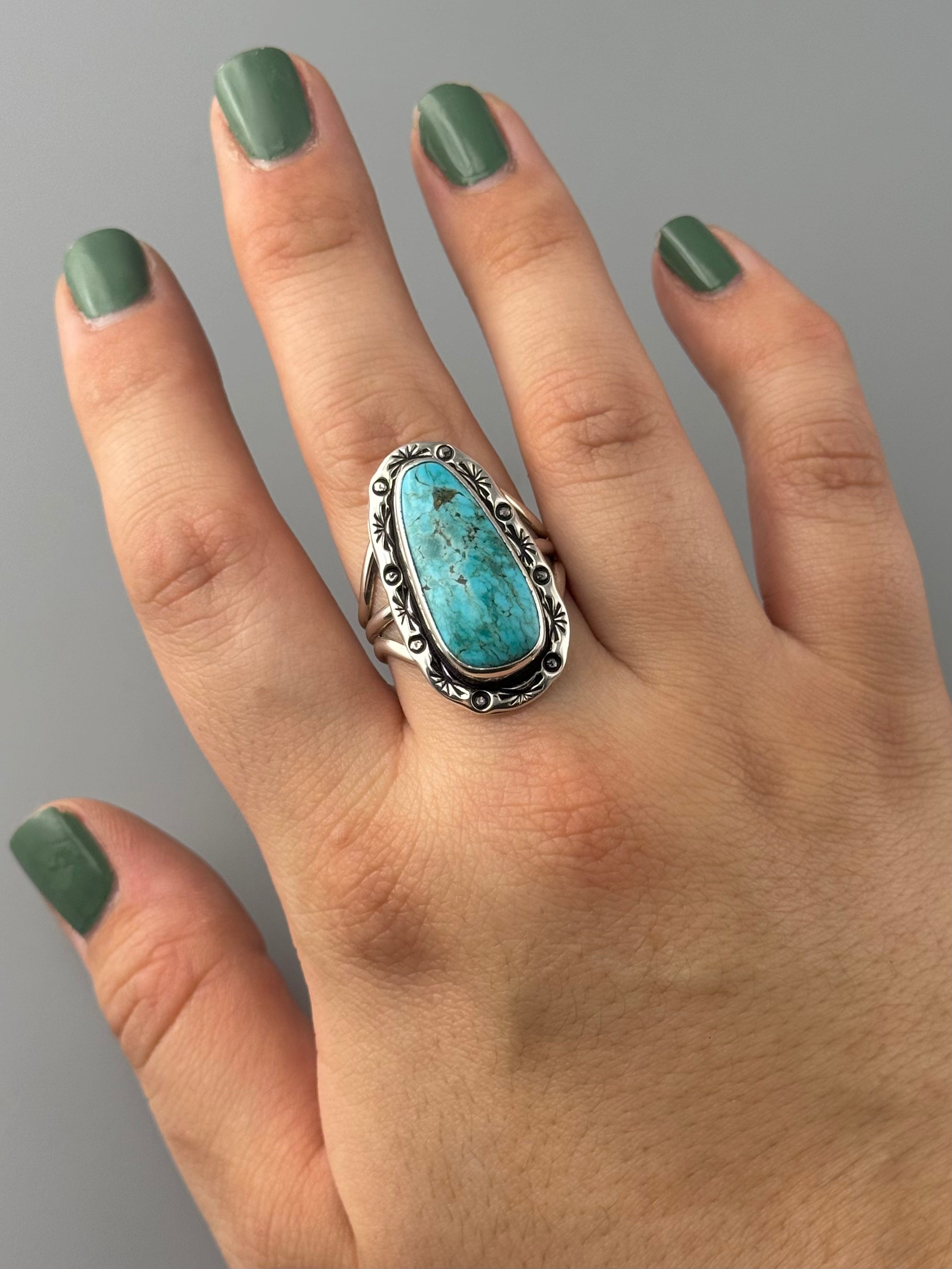•KINGMAN TURQUOISE - SHÁ• Navajo silver ring (size 10.5)