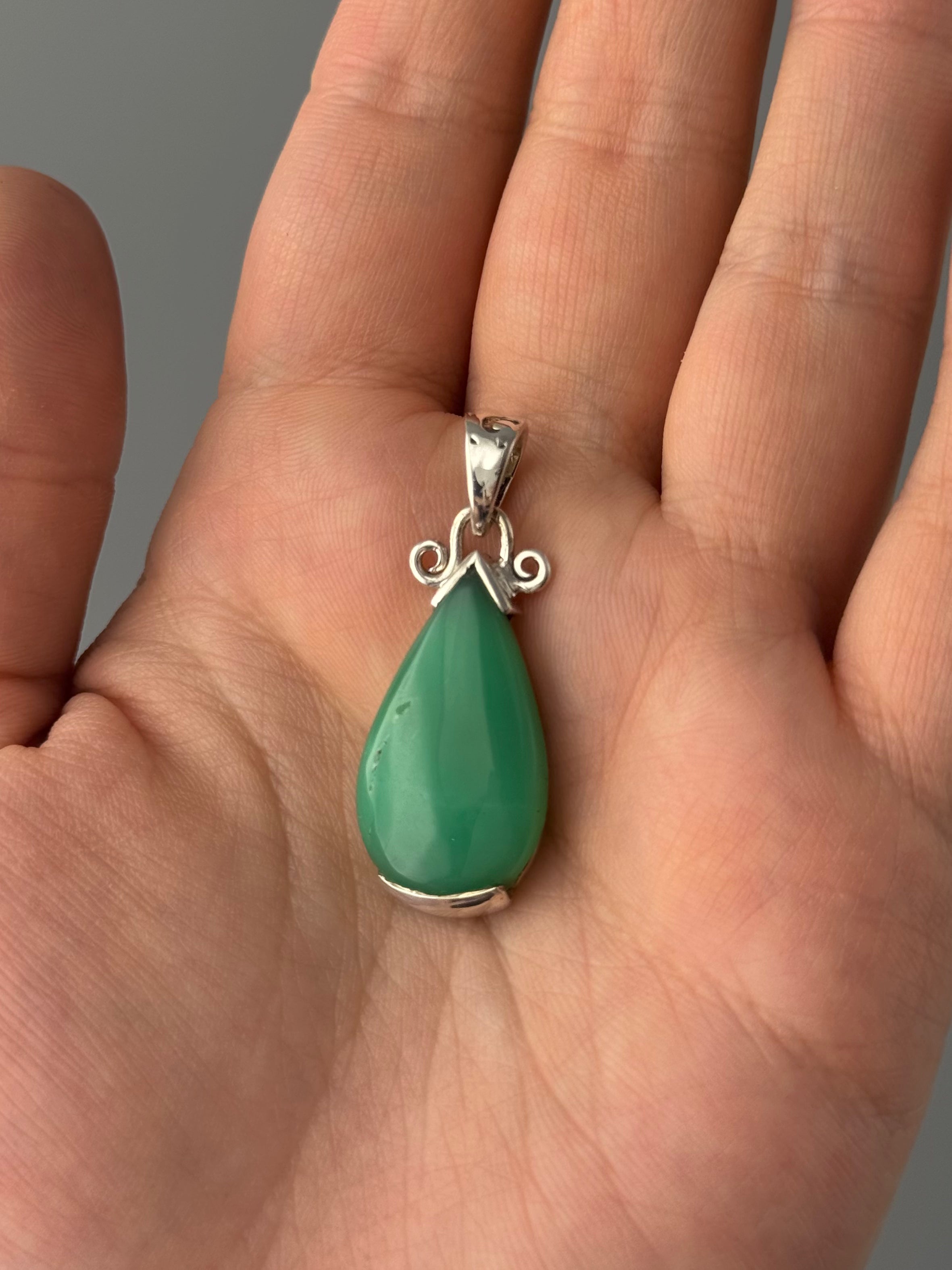 •CHRYSOPRASE - TEARDROP• bezel capped silver pendant