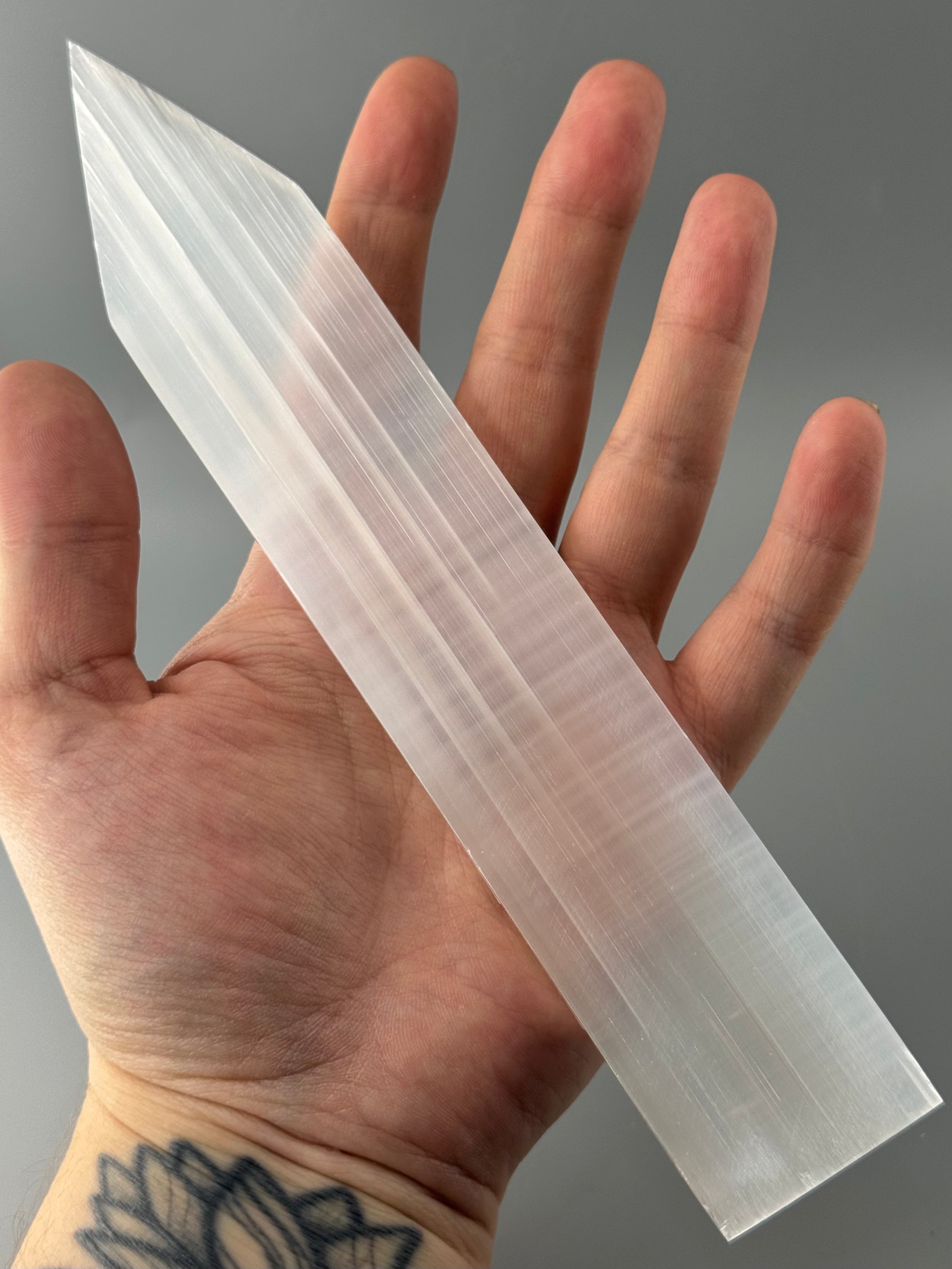 •SATIN SPAR• pointed polished bar