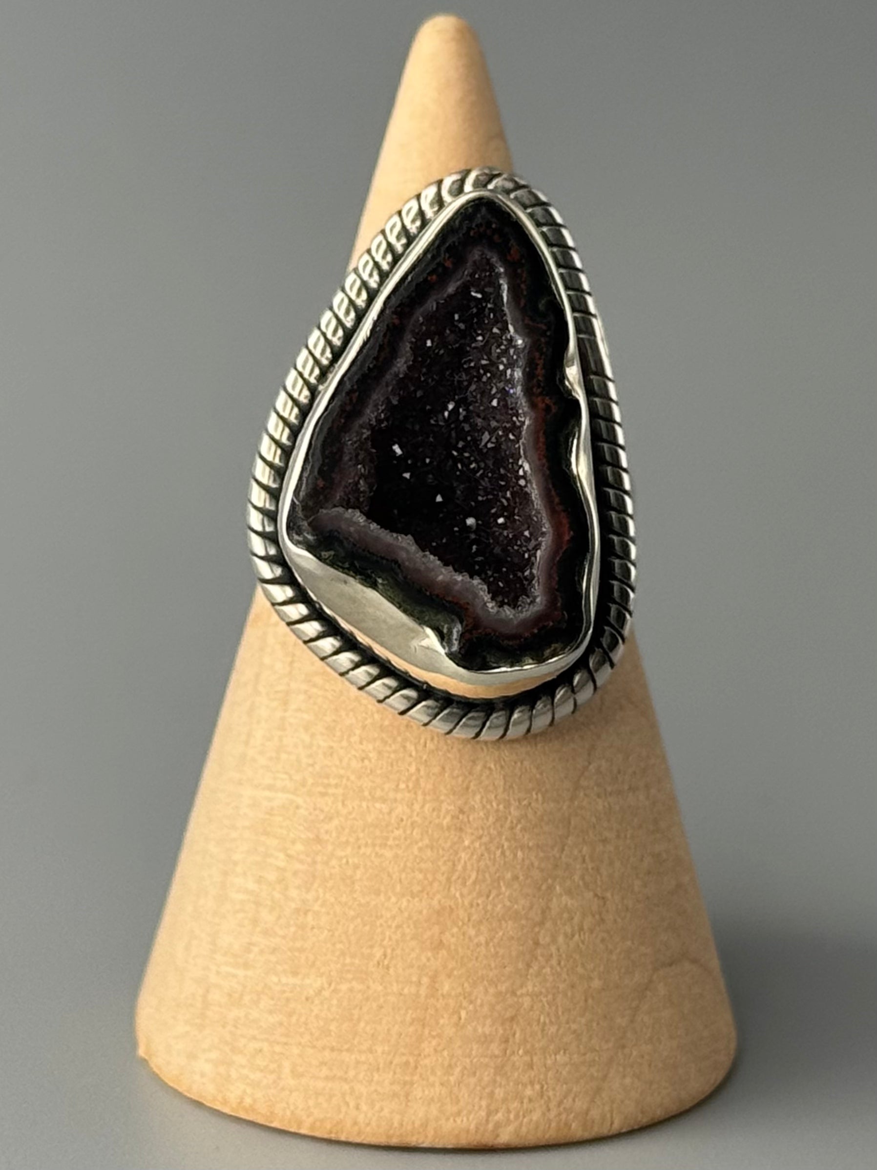 •COCONUT DRUZY - FREEFORM• roped bezel silver ring (size 6)
