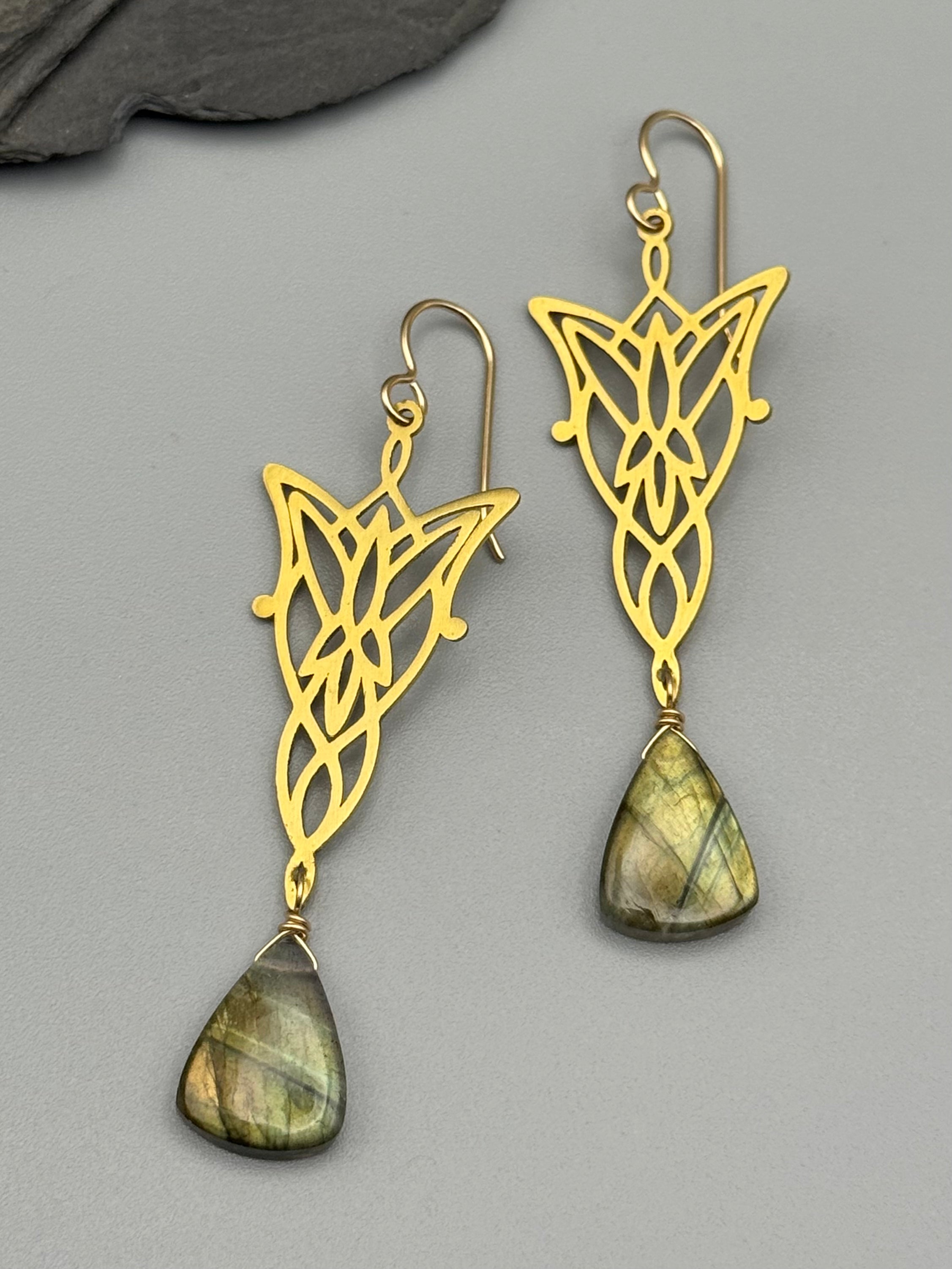 •ARWEN• golden labradorite + gold earrings