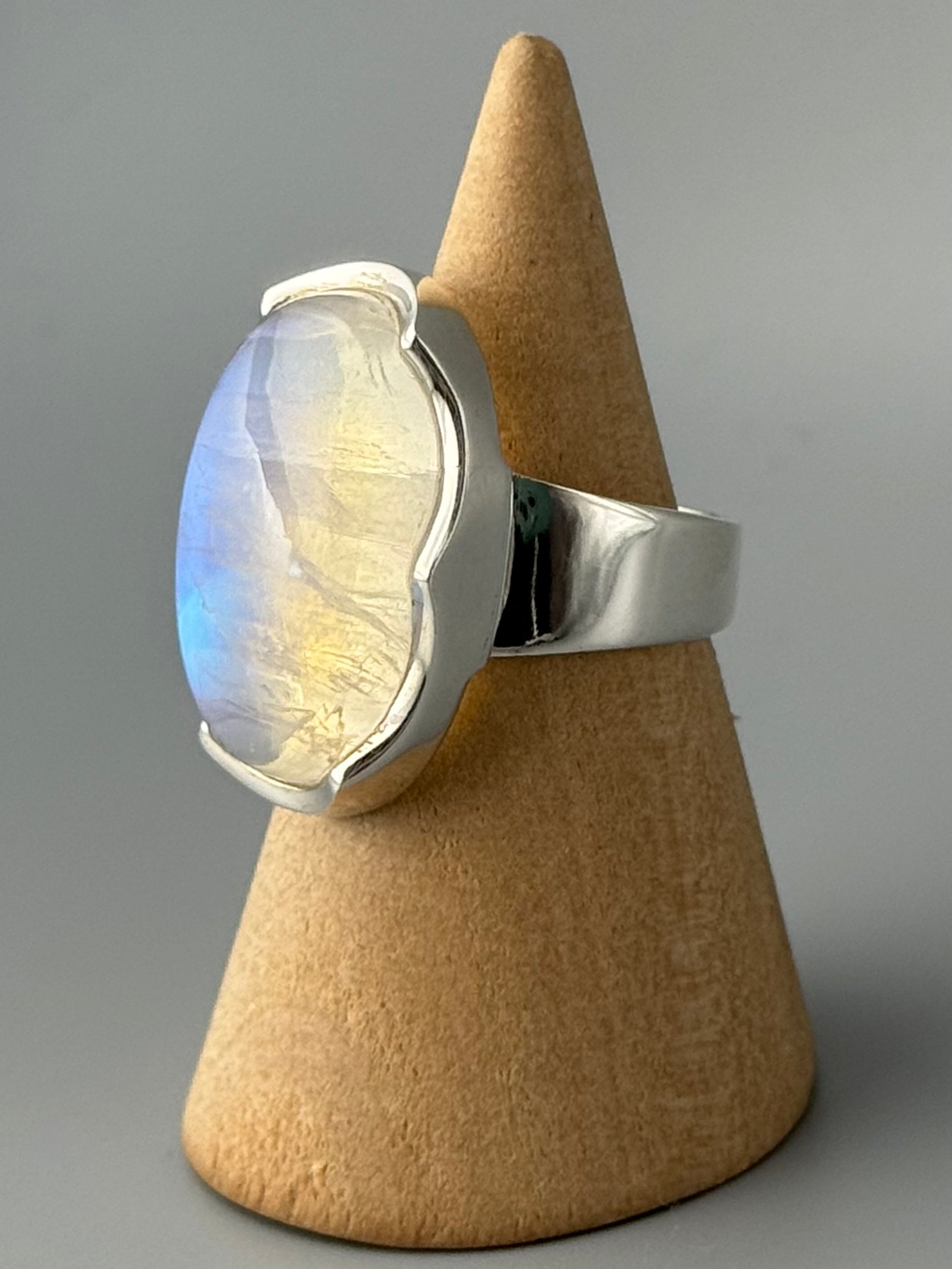 •RAINBOW MOONSTONE - MEDIUM OVAL - 2• scalloped bezel silver ring (size 7)