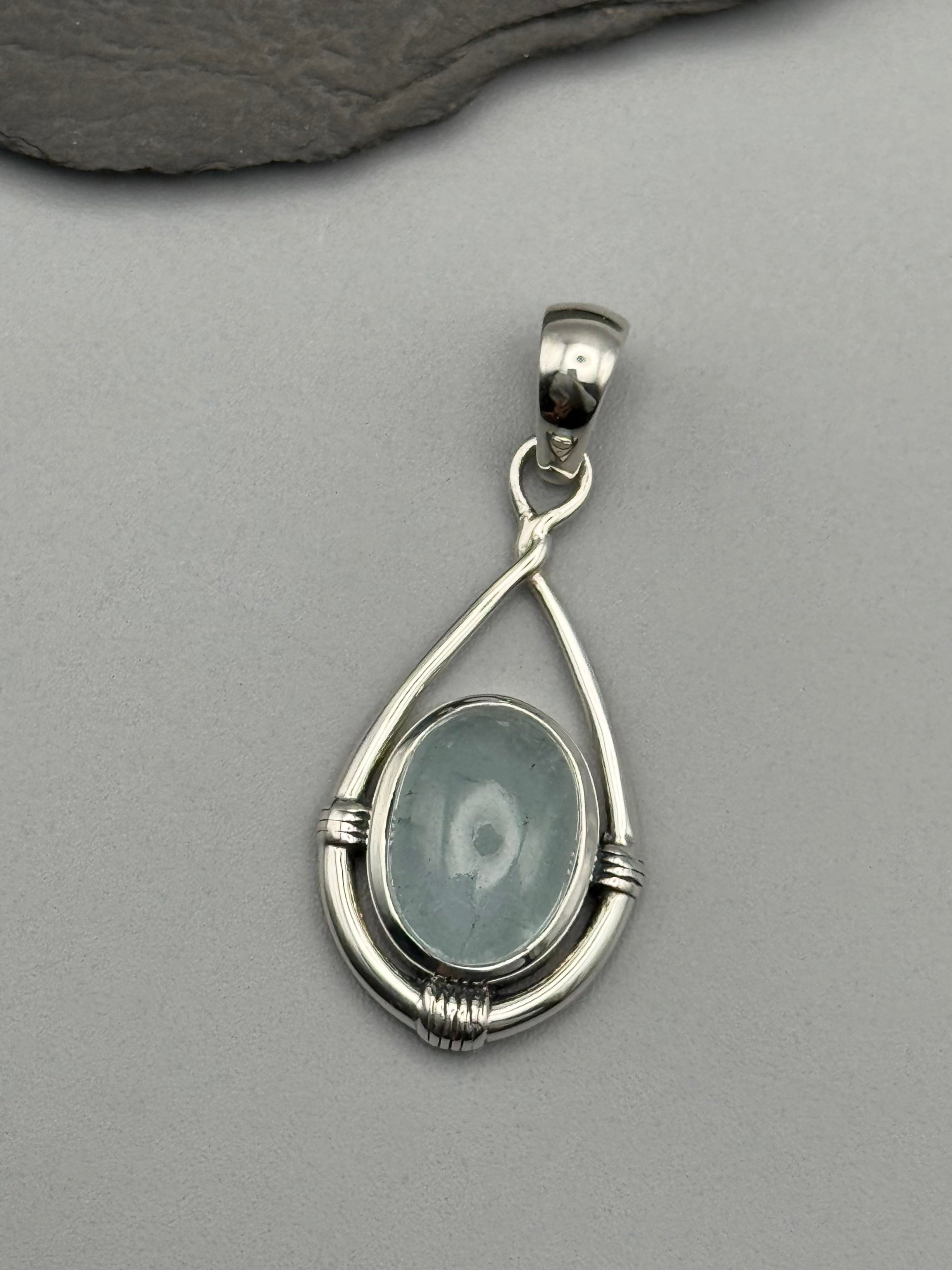 •AQUAMARINE - HITCHED• sterling silver pendant