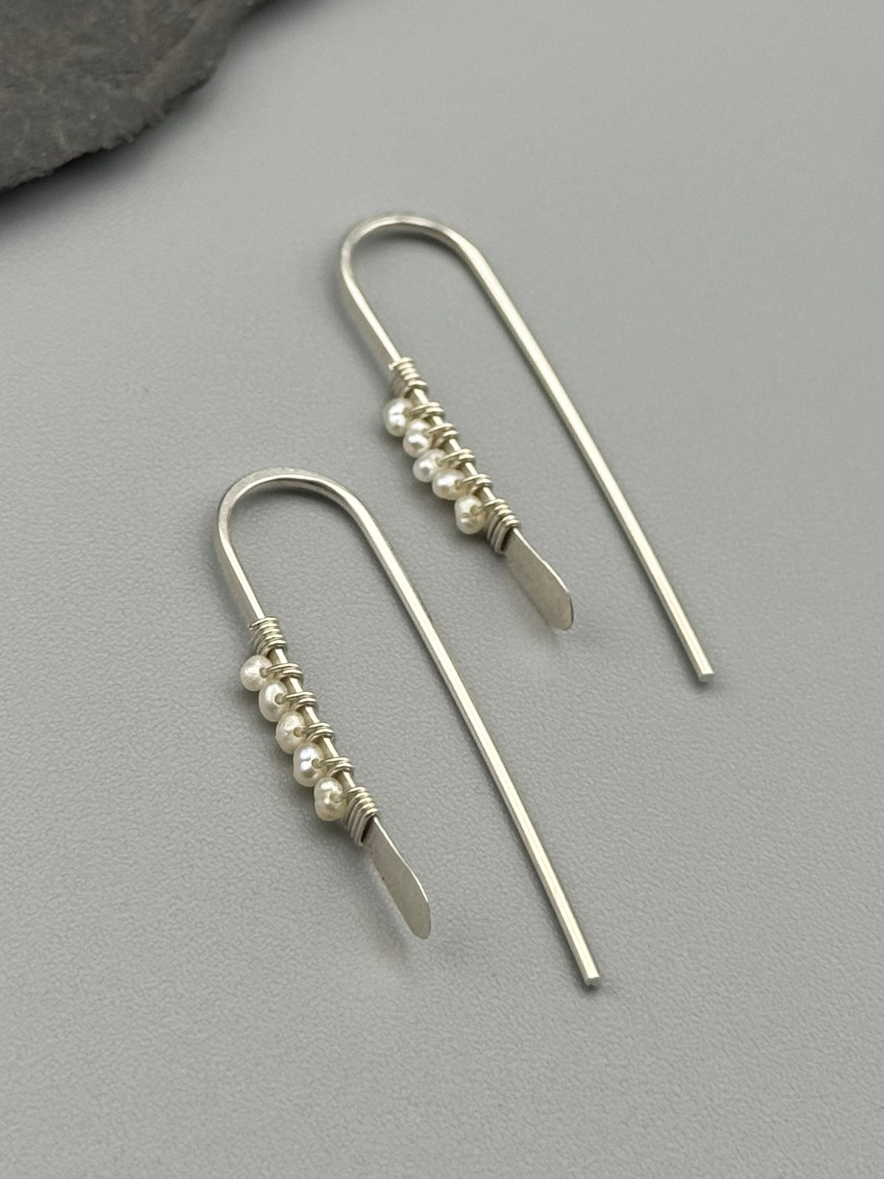 •PETITE THREADER• pearl + silver earrings