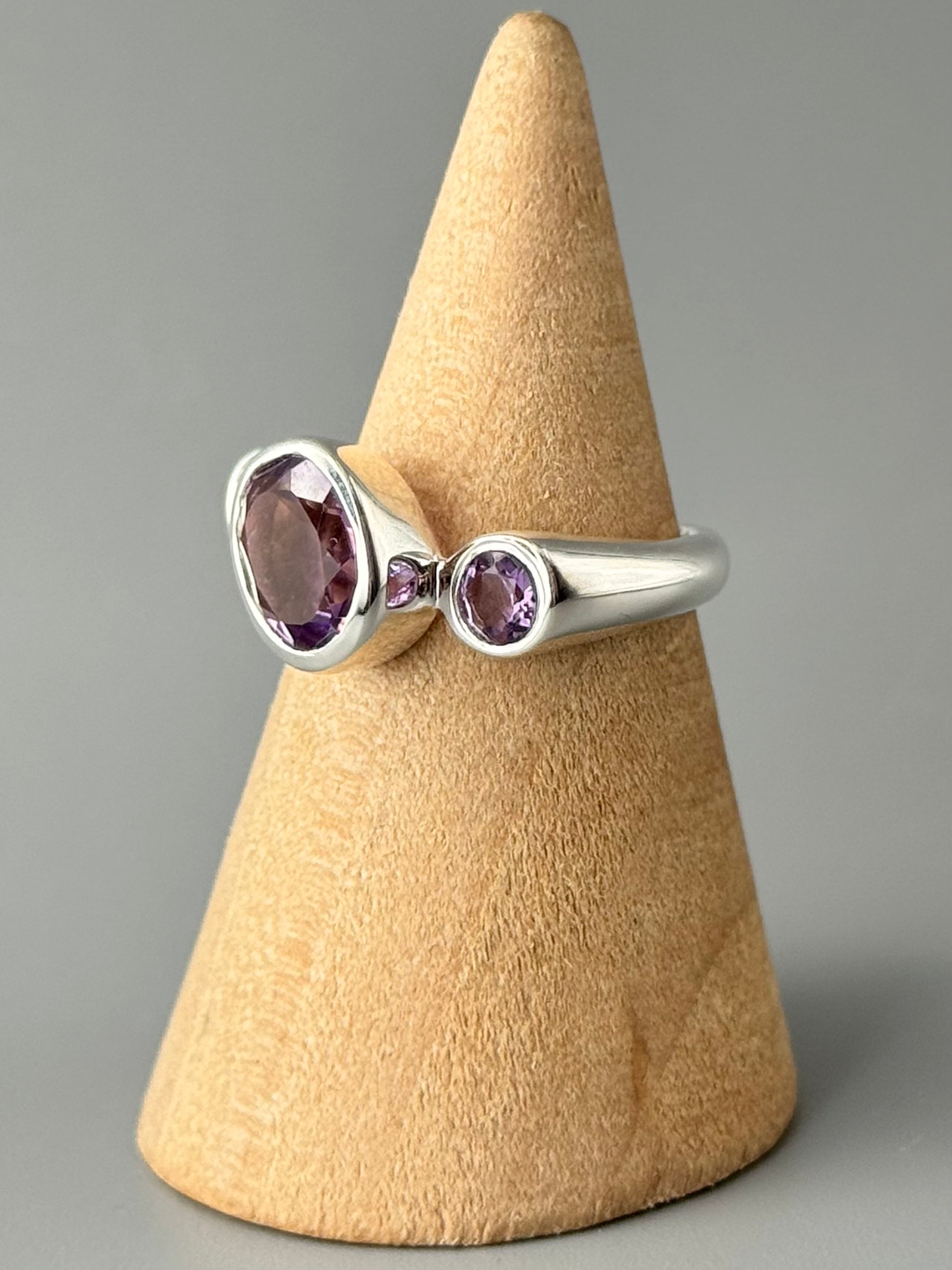 •AMETHYST - ITALIC• sterling silver ring (various sizes)
