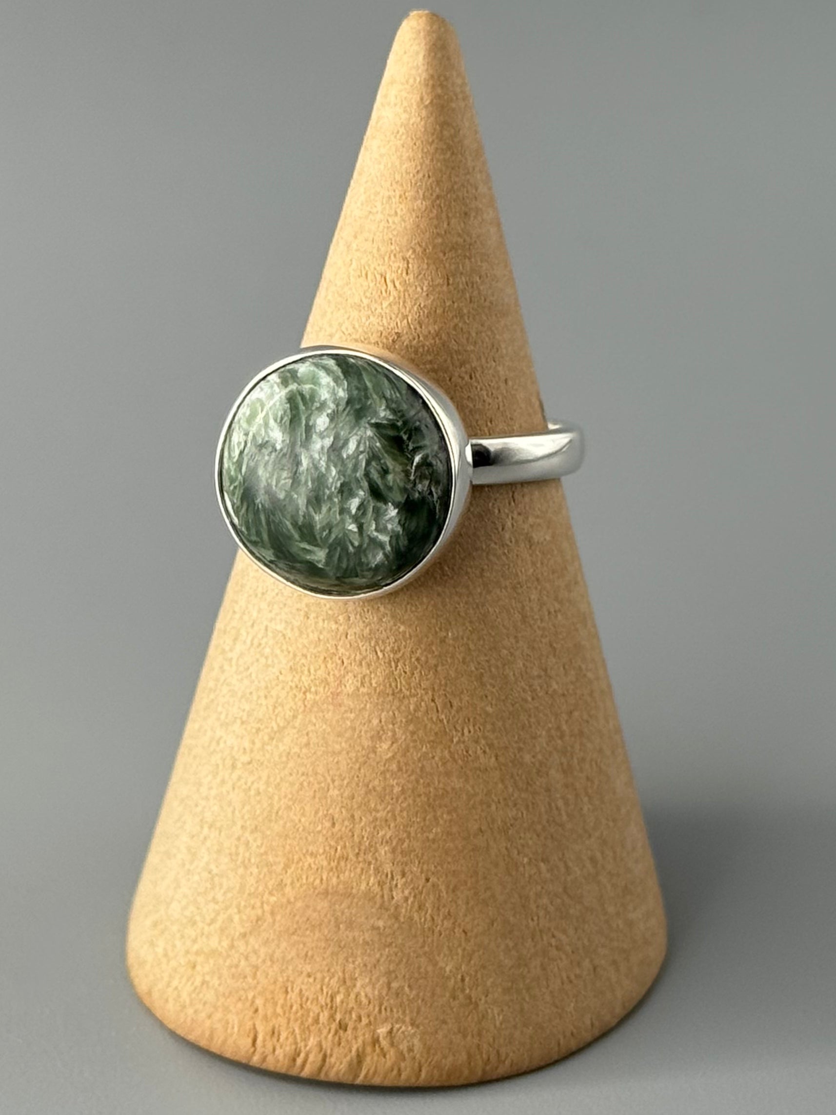•SERAPHINITE - ROUND• simple bezel silver ring (various sizes)