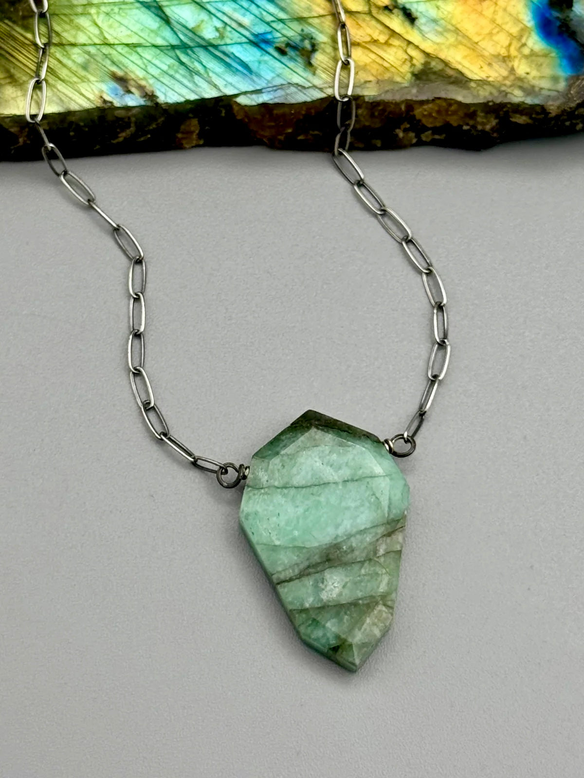 •AEON• emerald petal + silver necklace (18"-20" long)