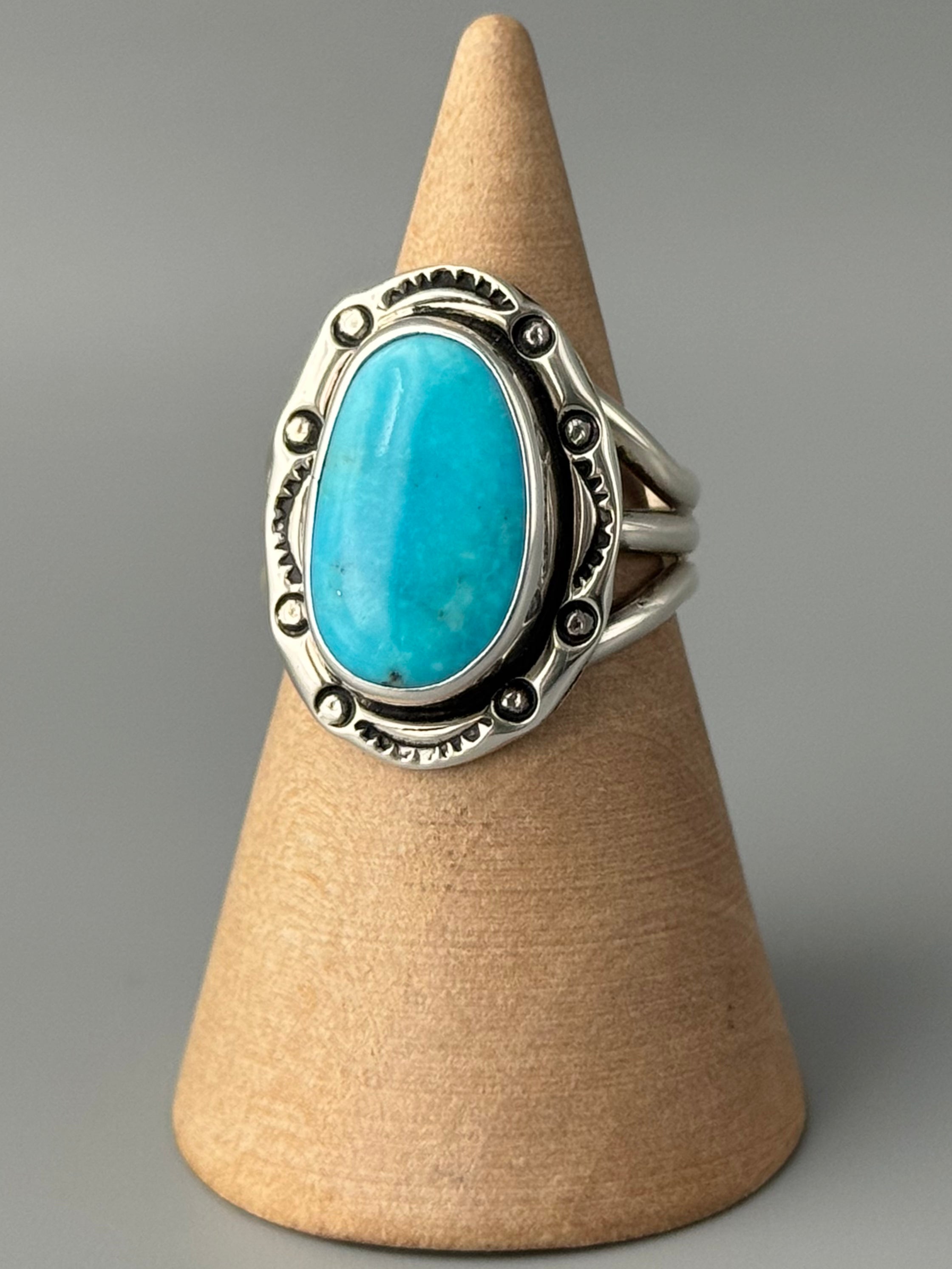 •KINGMAN TURQUOISE - SHÁ• Navajo silver ring (size 7.5)
