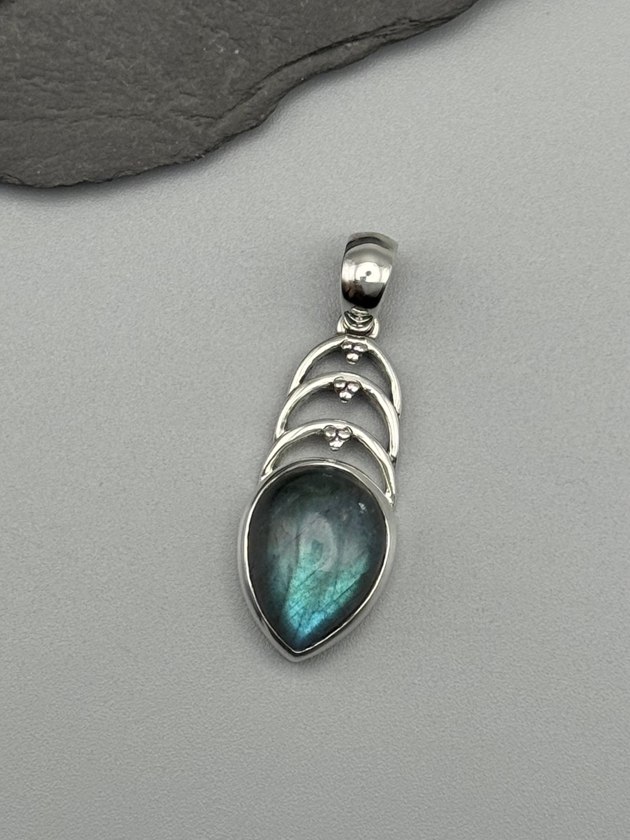 •LABRADORITE SPEAR TEAR - OZ• sterling silver pendant