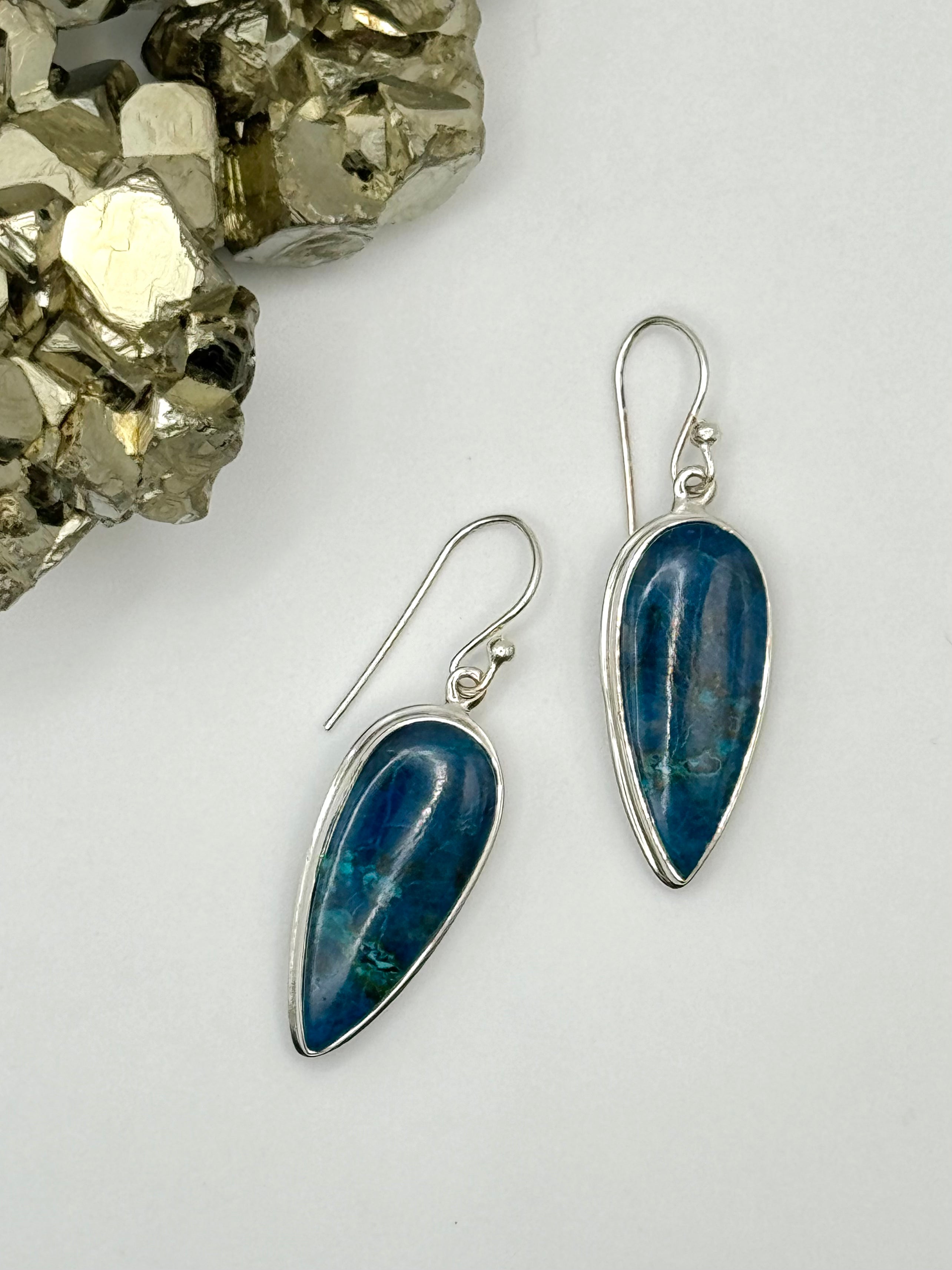 •SHATTUCKITE SPEAR TEAR• silver dangle earrings