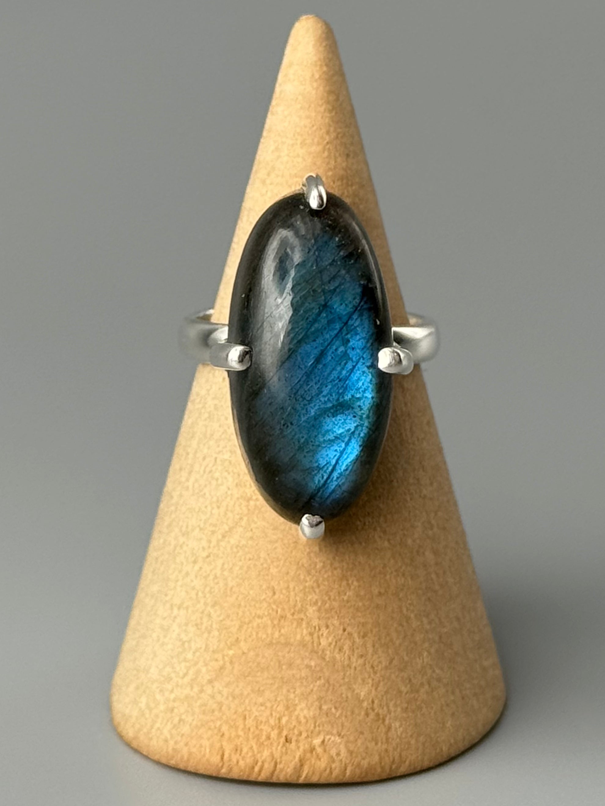 •LABRADORITE - MARQUISE• prong set silver ring (size 6.25)