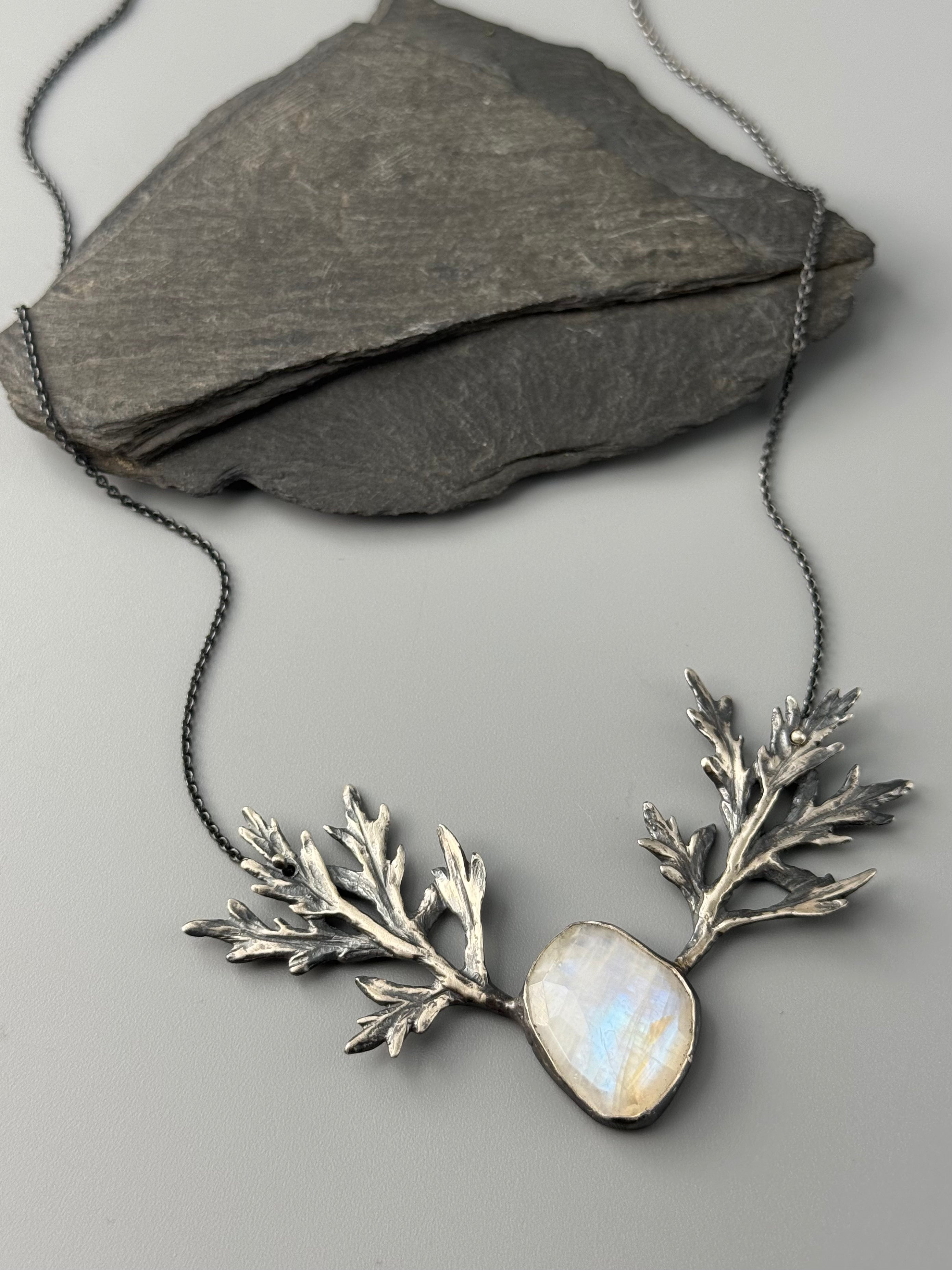 •VICTORIAN MUGWORT - BIGGIE• faceted rainbow moonstone + mugwort + silver necklace (18" long)
