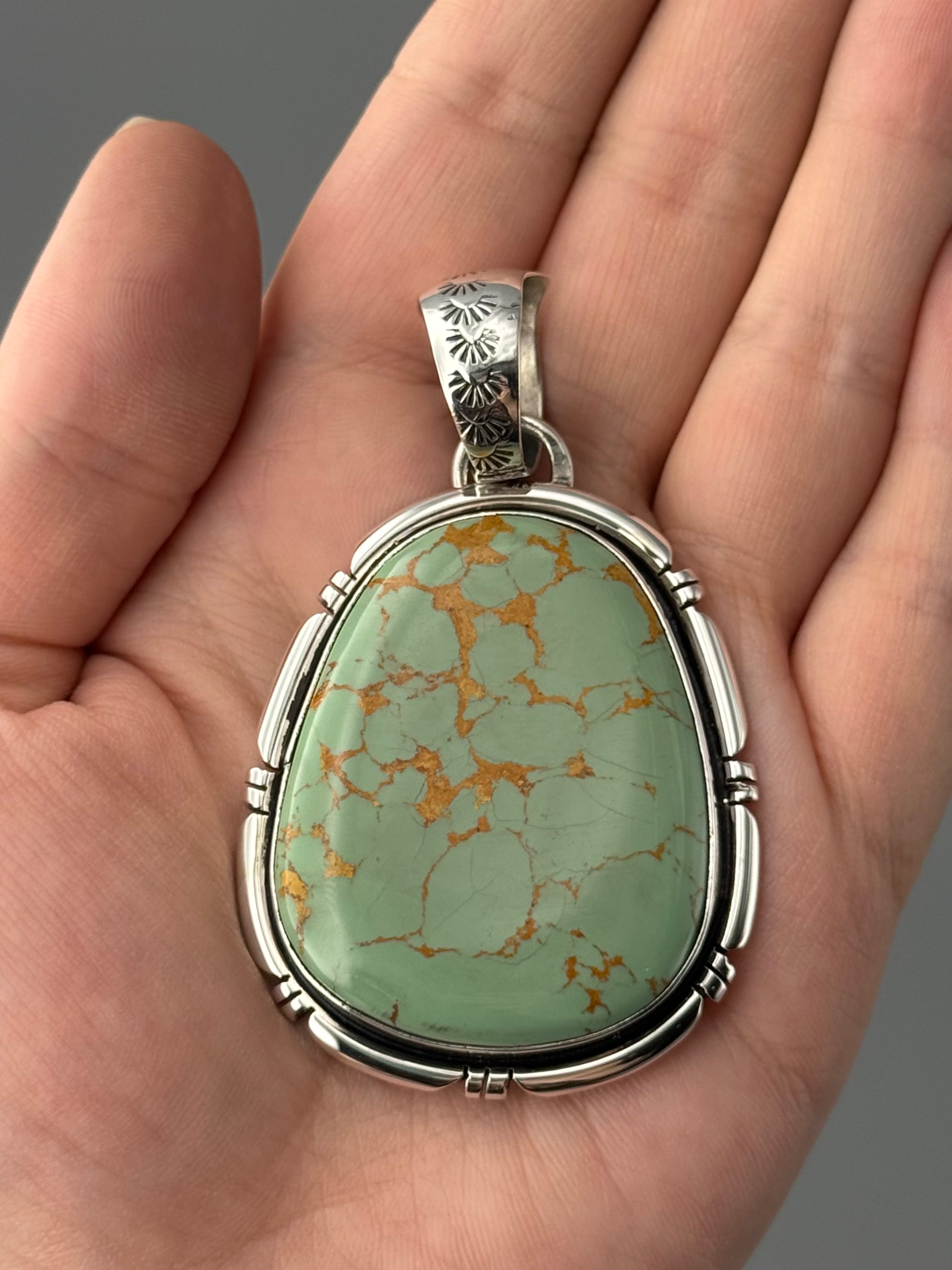 •KINGMAN TURQUOISE - MOUNTAIN FEATHERS - 1• Navajo sterling silver pendant