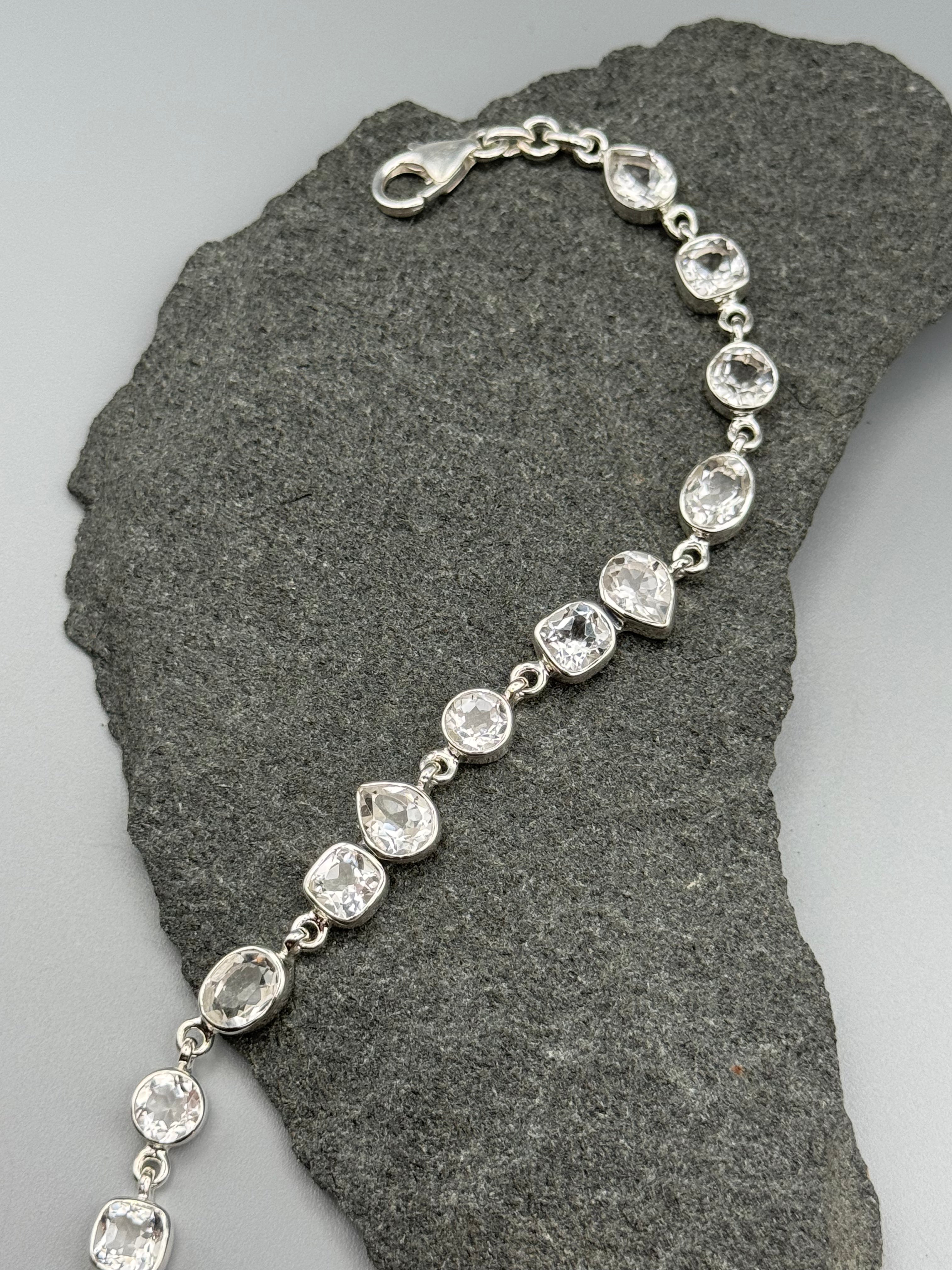 •CLEAR QUARTZ• linked silver bracelet (7.25" - 9")
