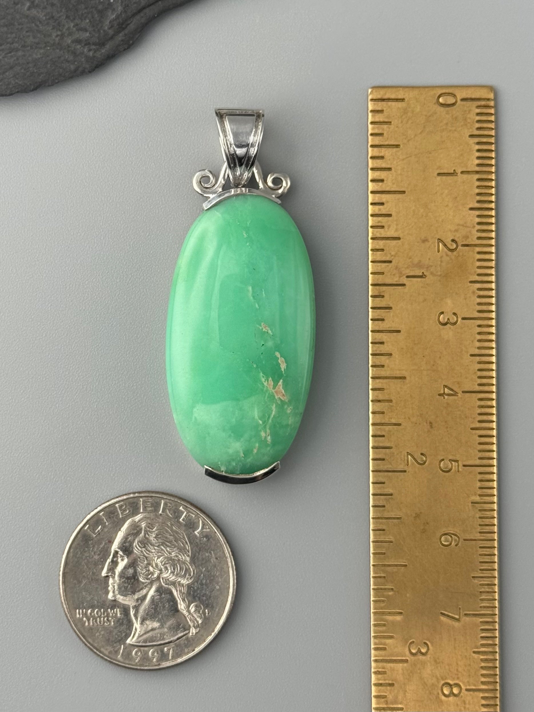 •CHRYSOPRASE - OVAL• bezel capped silver pendant