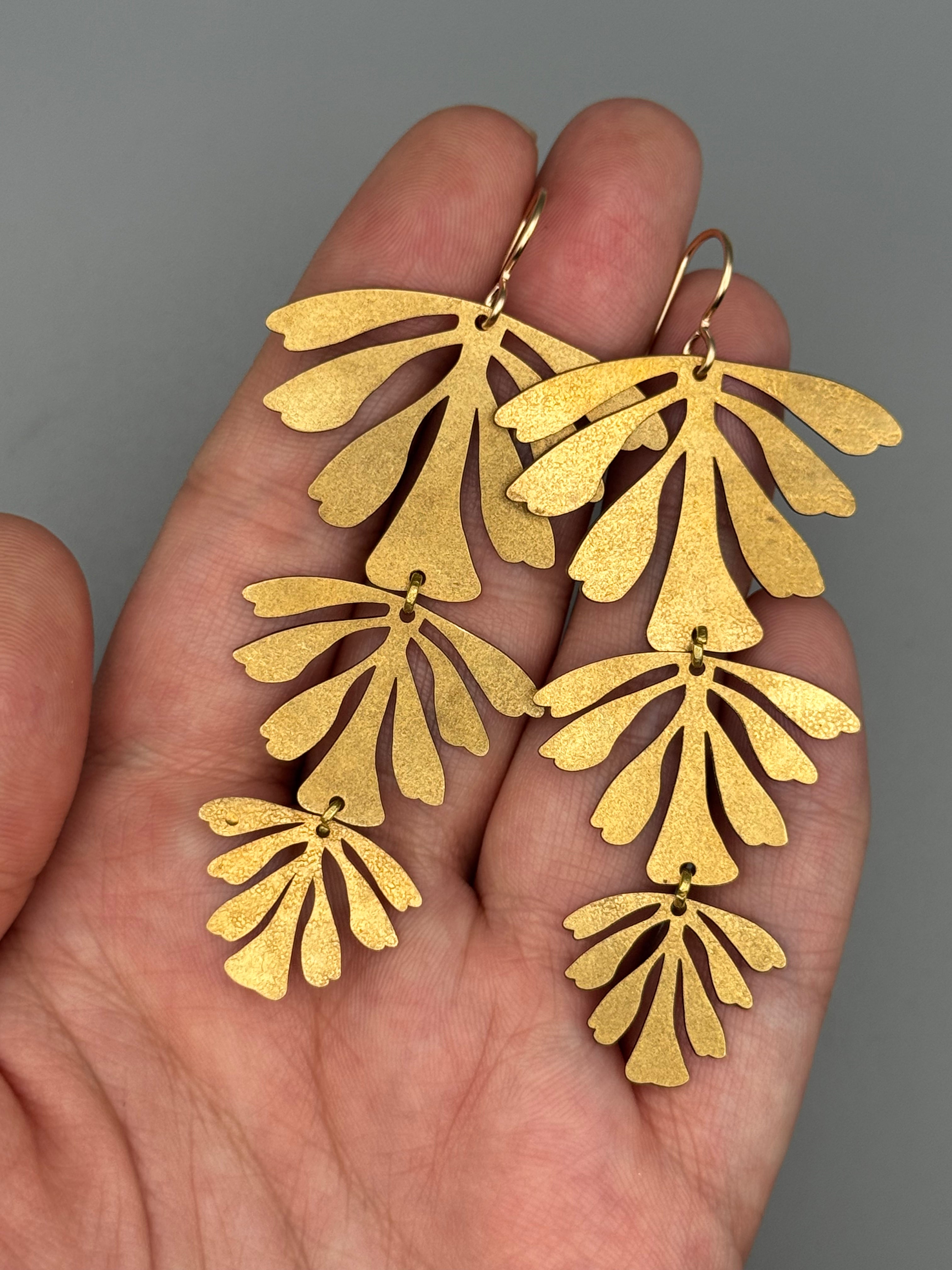 •FERN DANCE• gold dangle earrings