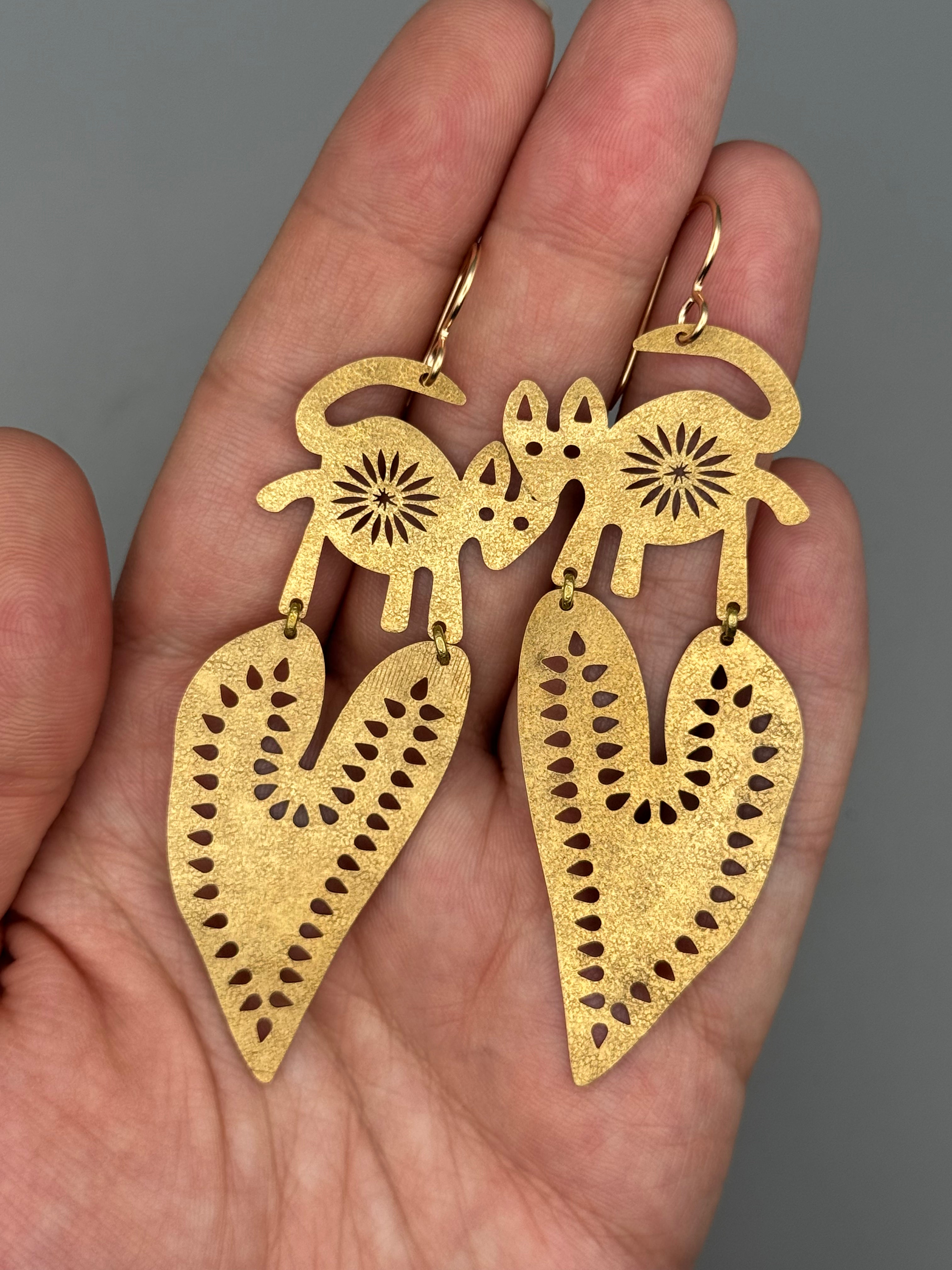 •HEART KEEPER• gold dangle earrings
