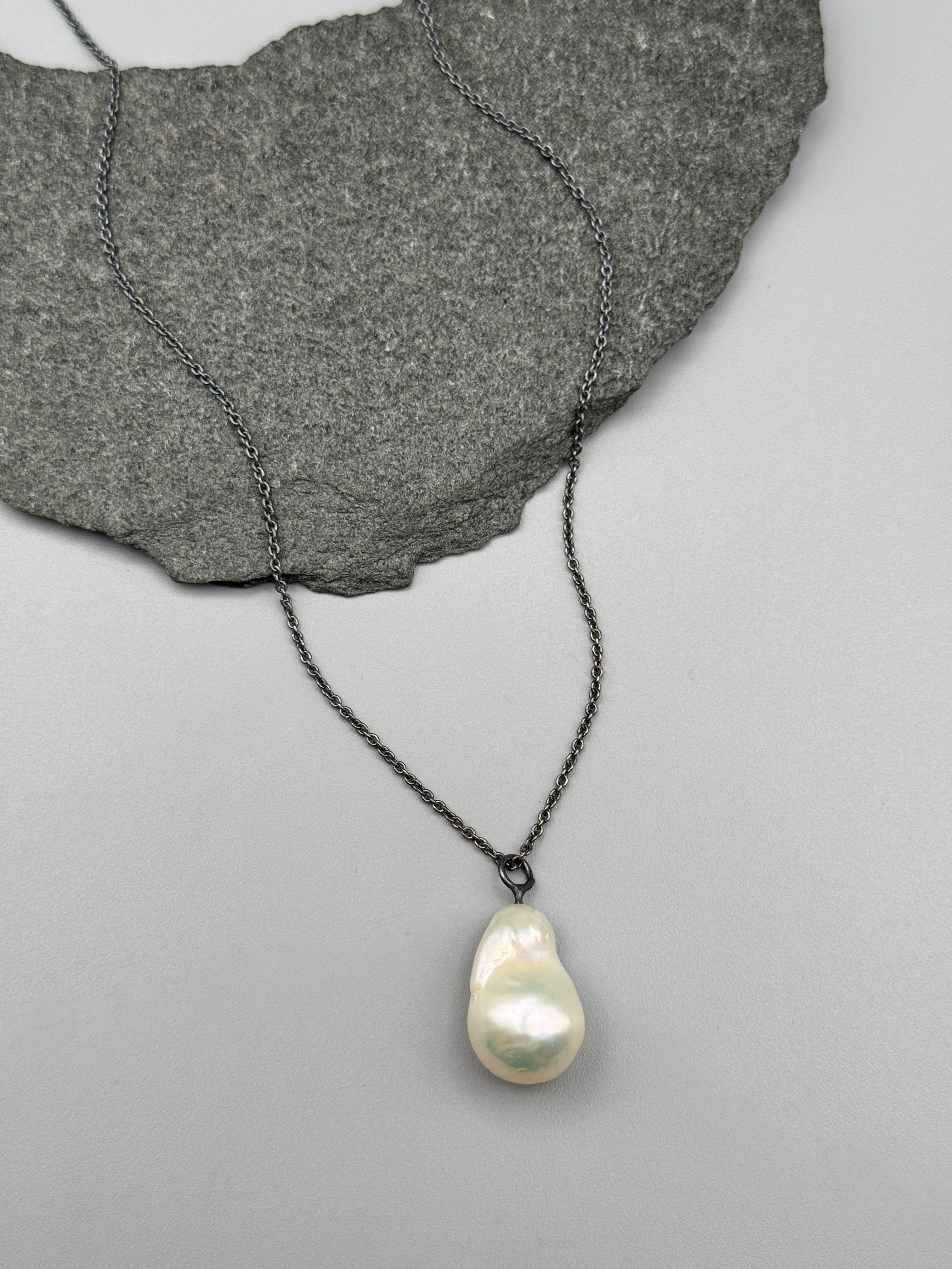 •PEARL DROP• silver necklace (18" long)