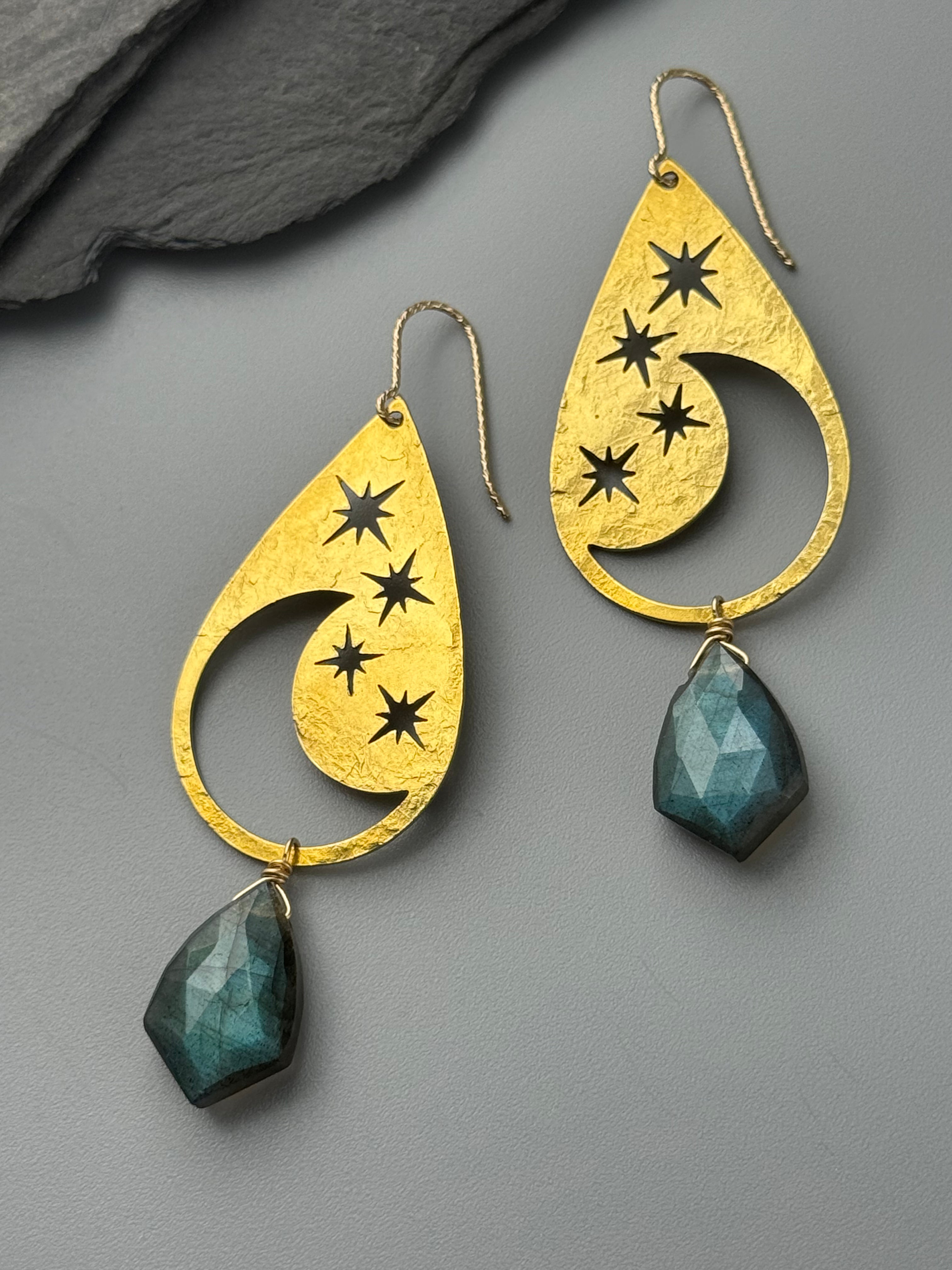 •CELESTINE• labradorite + gold earrings