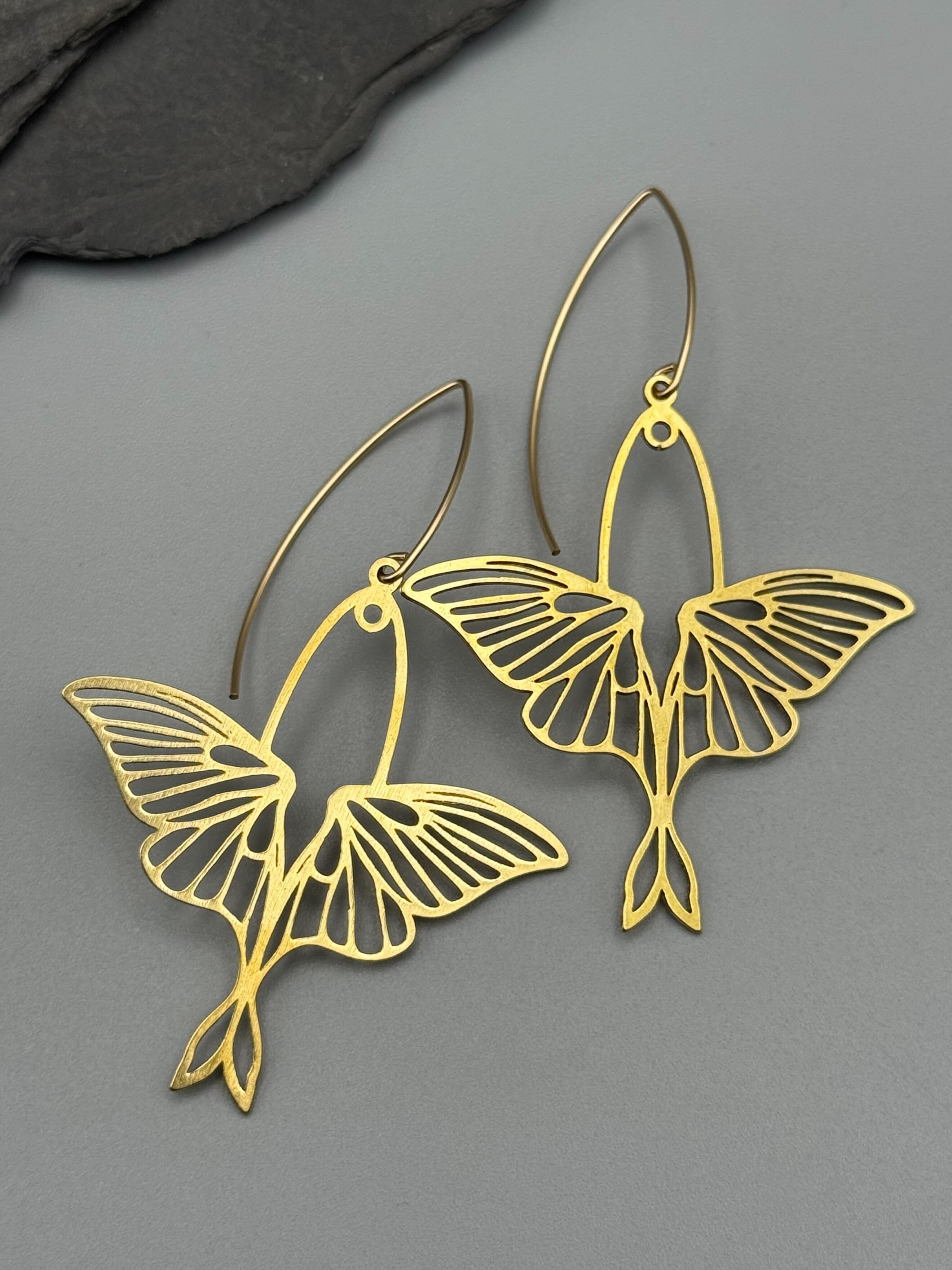 •ACTIAS• gold dangle earrings
