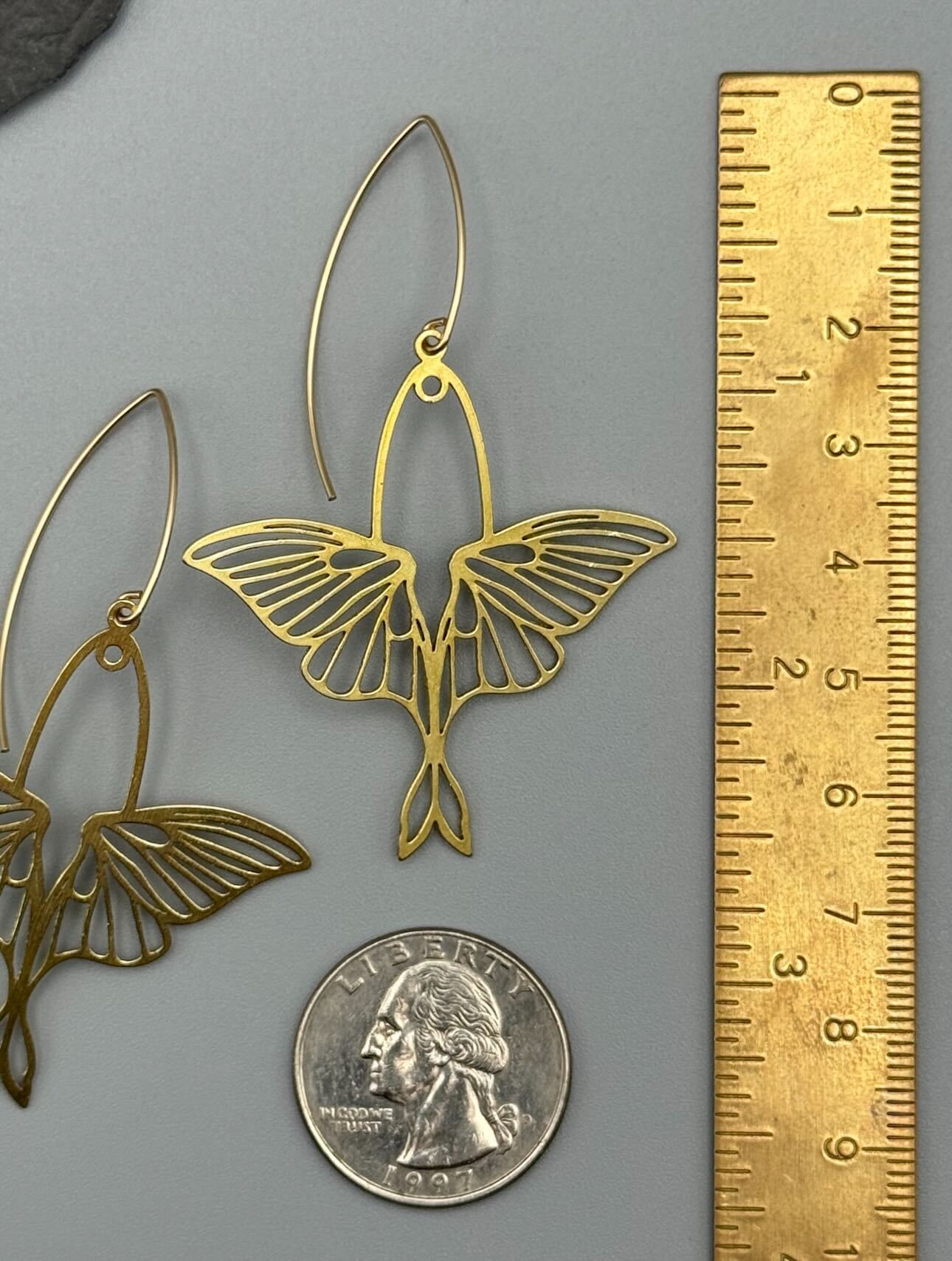 •ACTIAS• gold dangle earrings