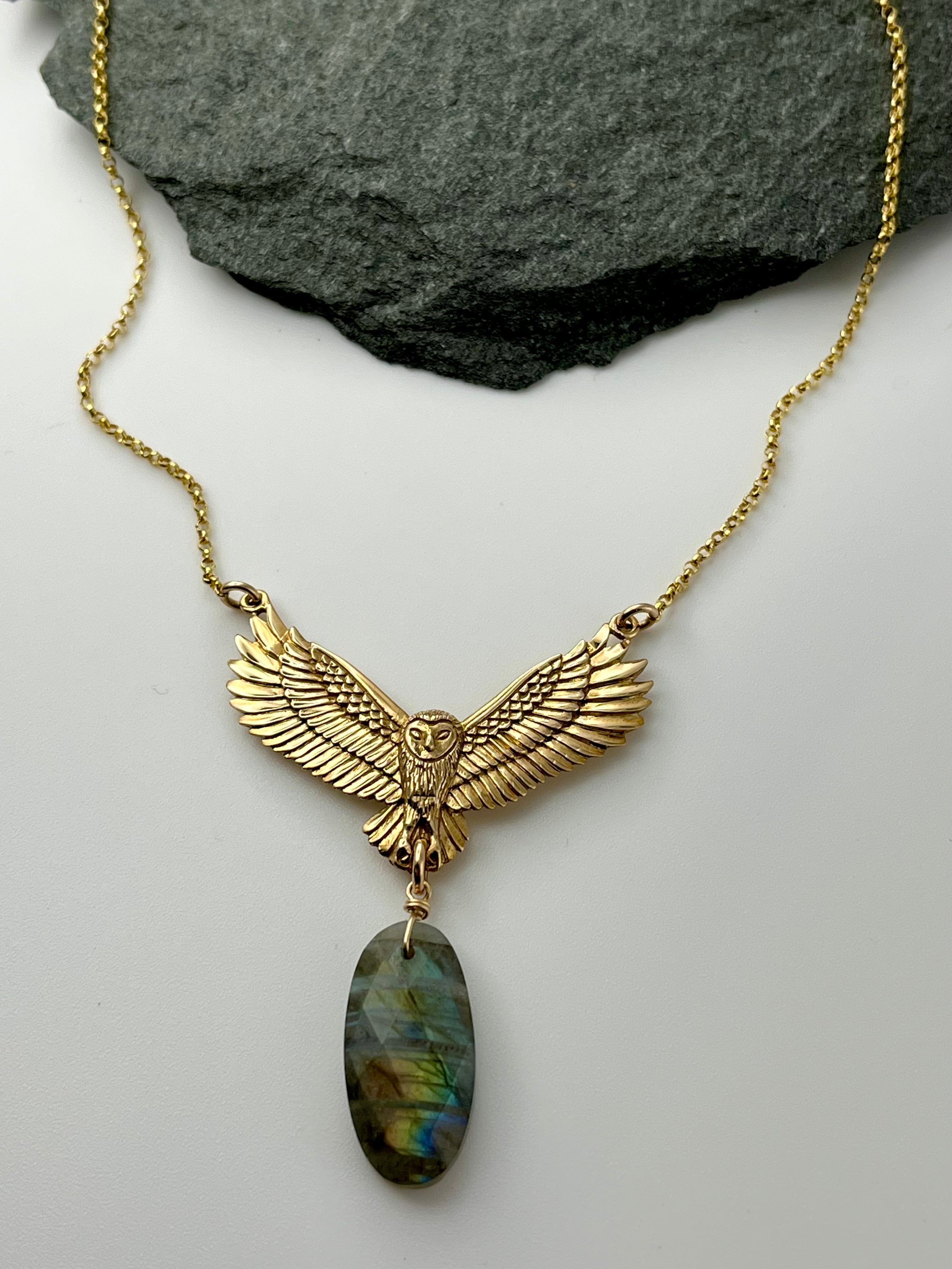 •SUEÑO• labradorite + owl gold necklace (18"-20" long)