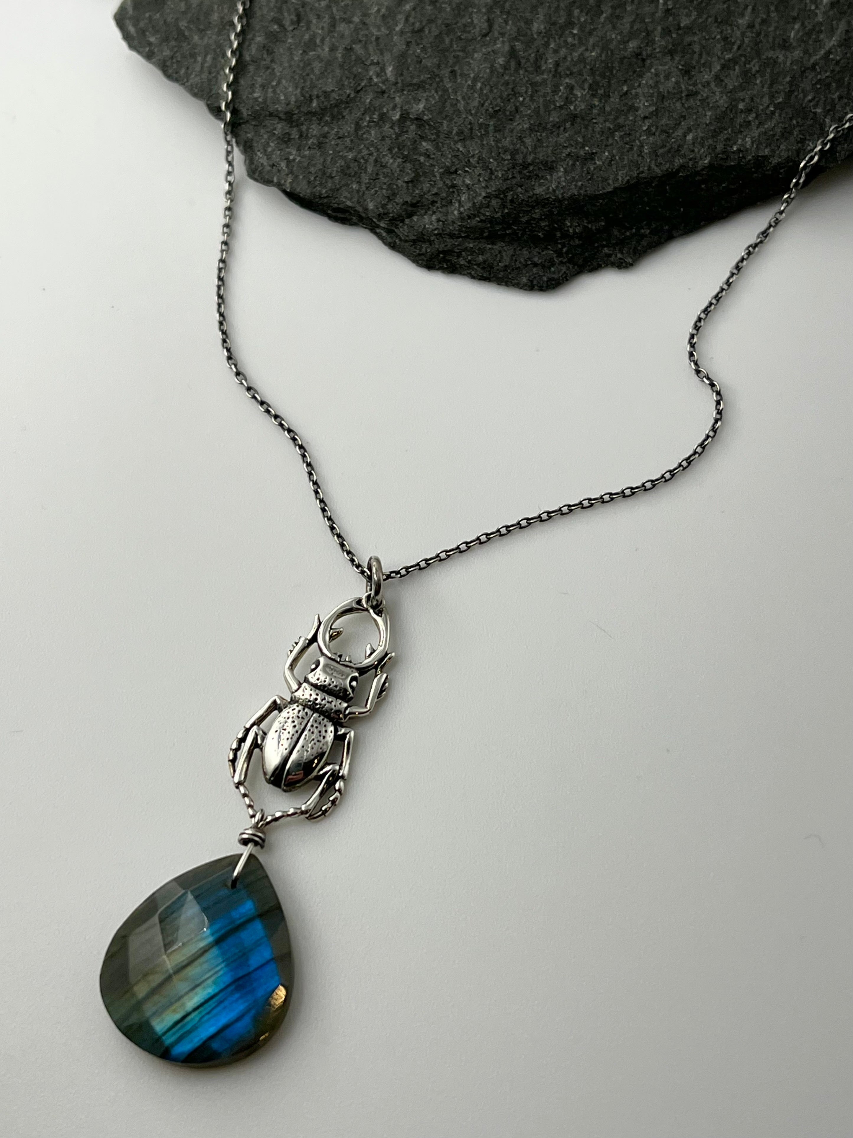 •ASET• labradorite + beetle silver necklace (18"-20" long)