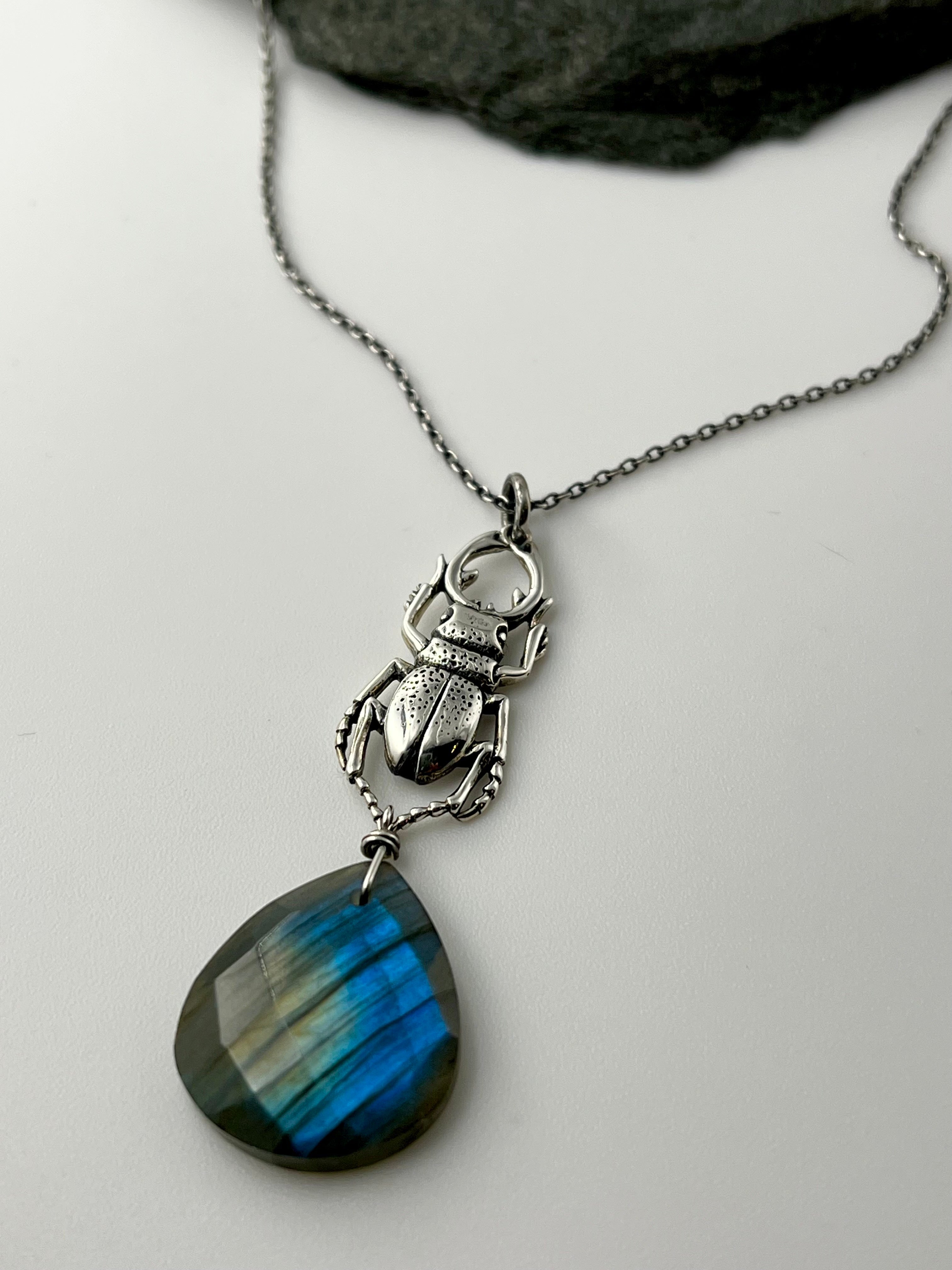 •ASET• labradorite + beetle silver necklace (18"-20" long)