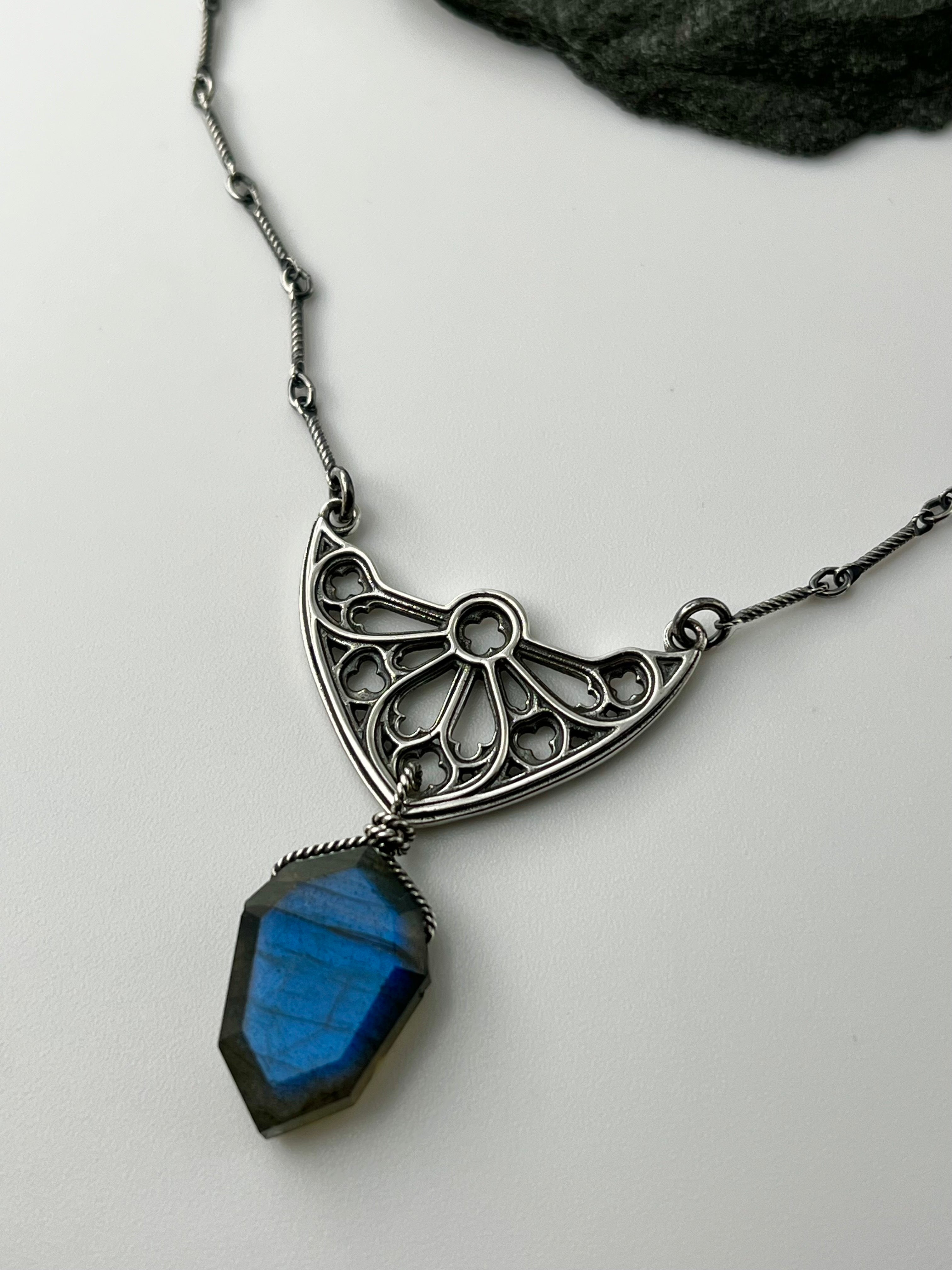 •SAGRADA• labradorite + silver necklace (18"-20" long)