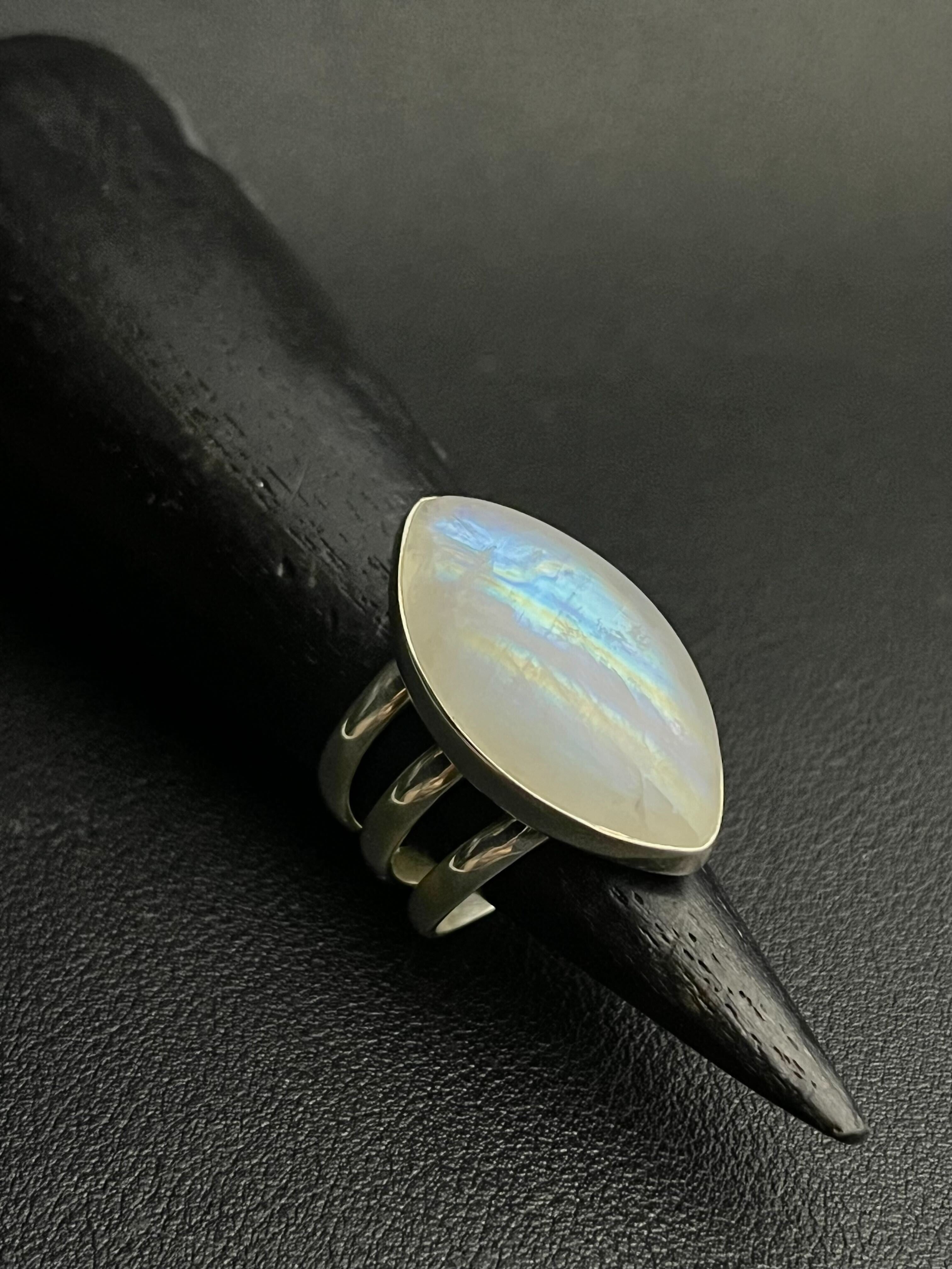 •CHUNKY MARQUISE• rainbow moonstone + silver ring - size 7