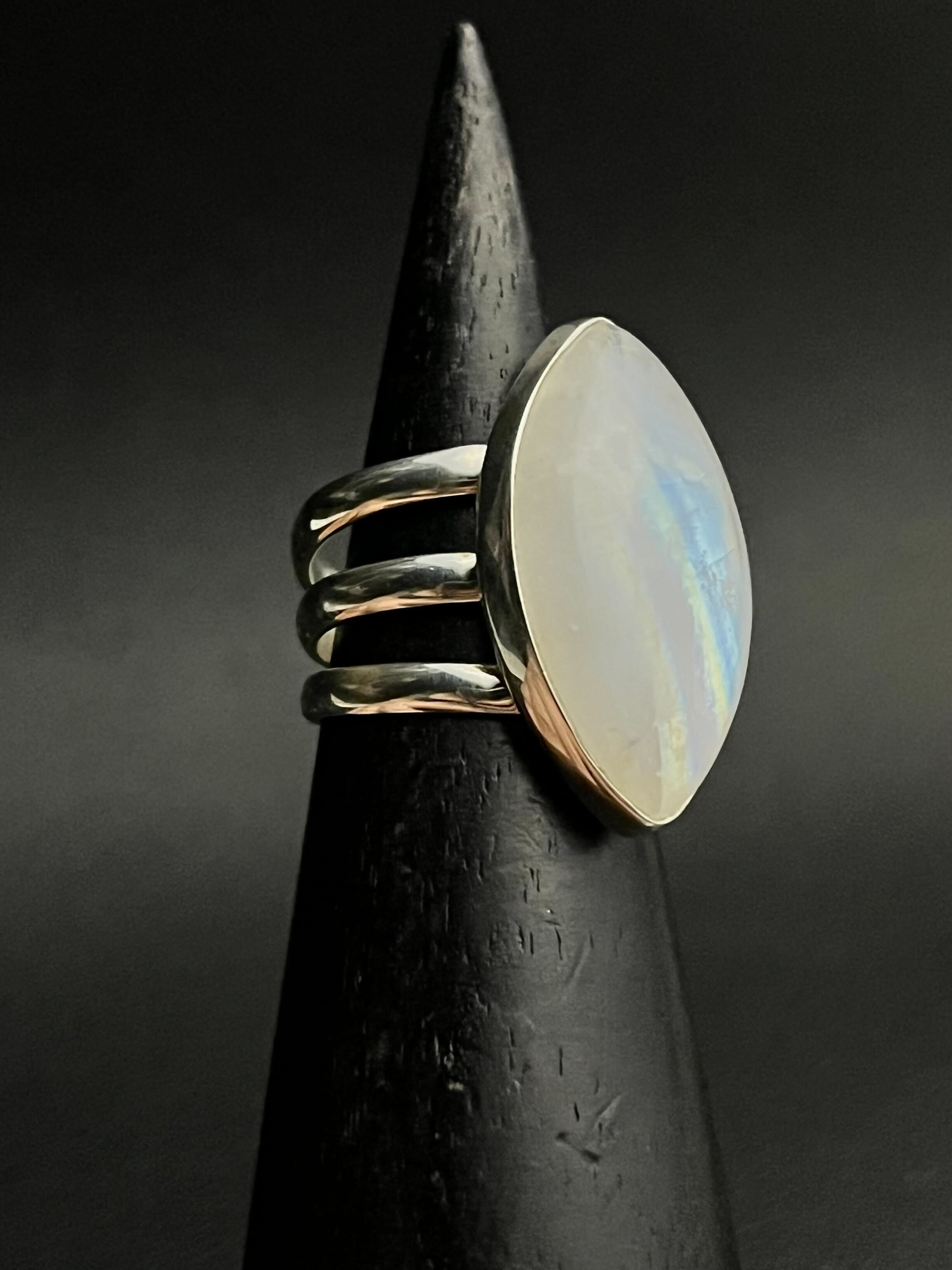 •CHUNKY MARQUISE• rainbow moonstone + silver ring - size 7