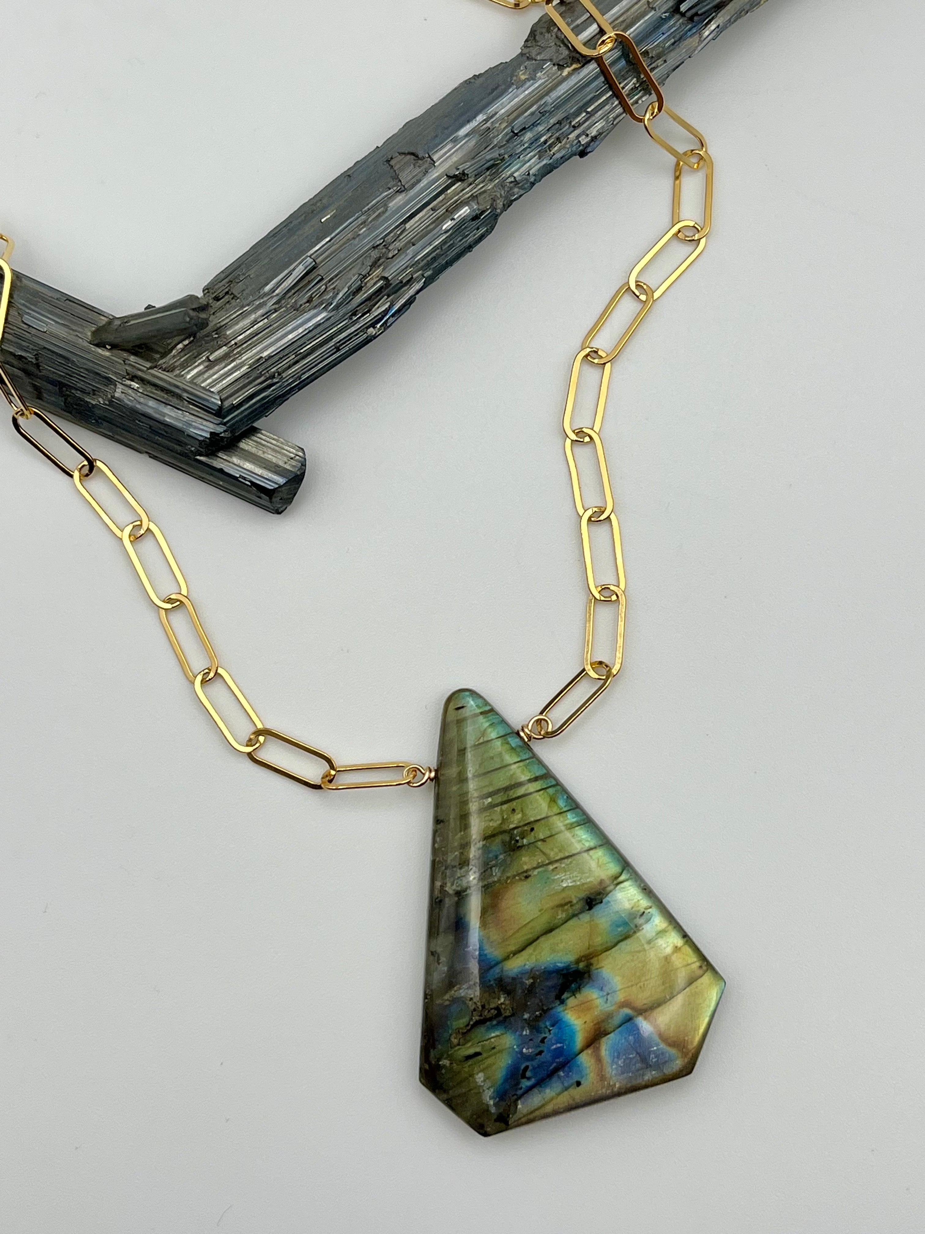 •AEON• labradorite + gold necklace (18"-20" long)