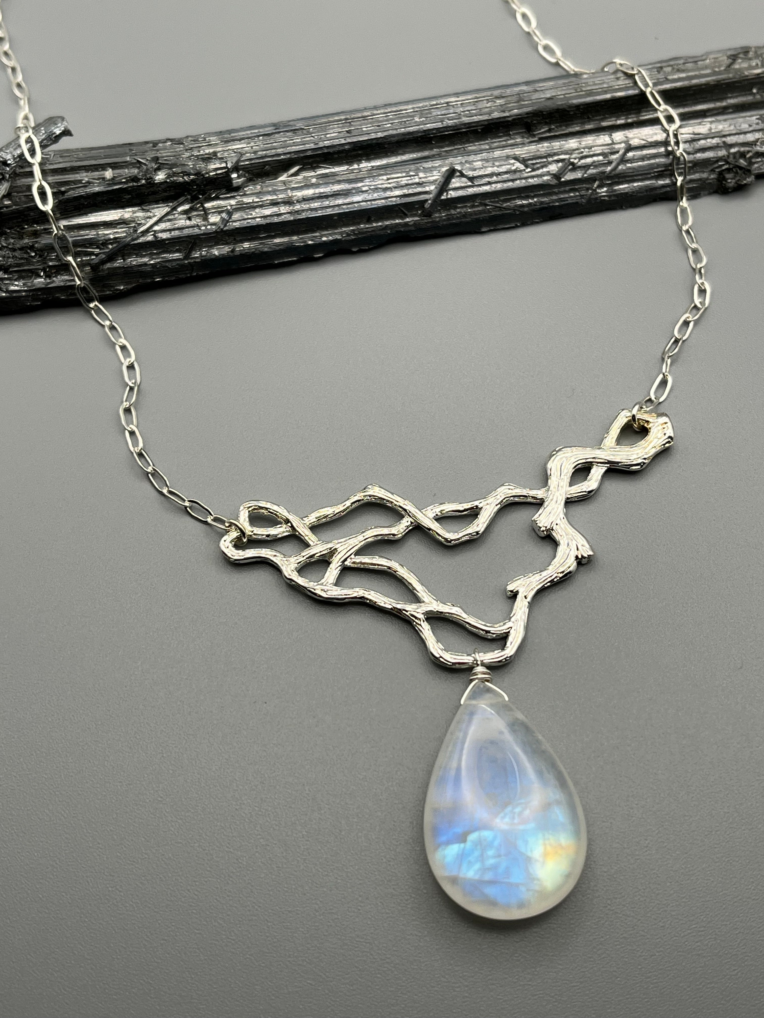 •TSIN• rainbow moonstone + sterling silver necklace (16"-18" long)