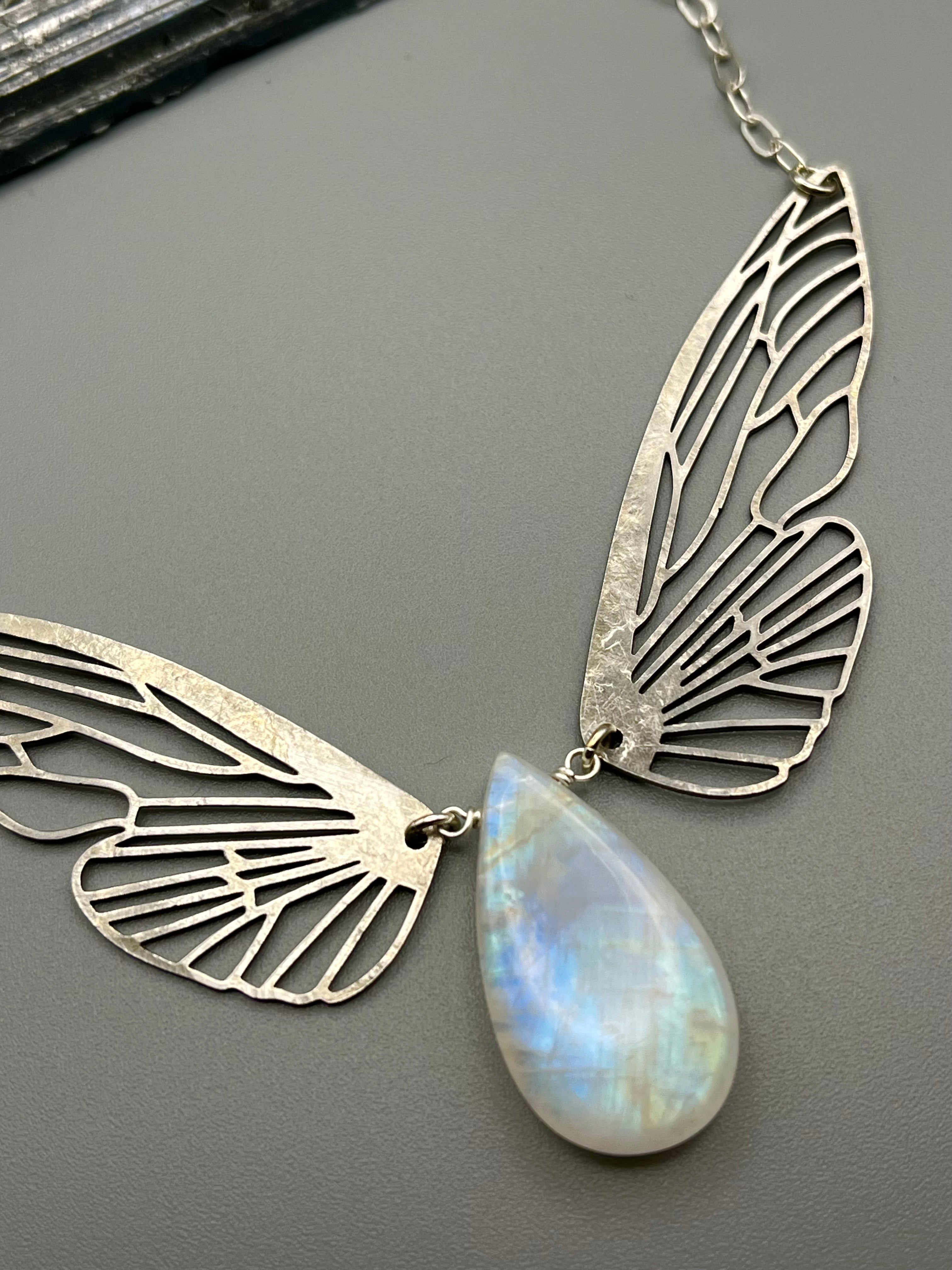 •METAMORPH• rainbow moonstone + silver necklace (18"-20" long)