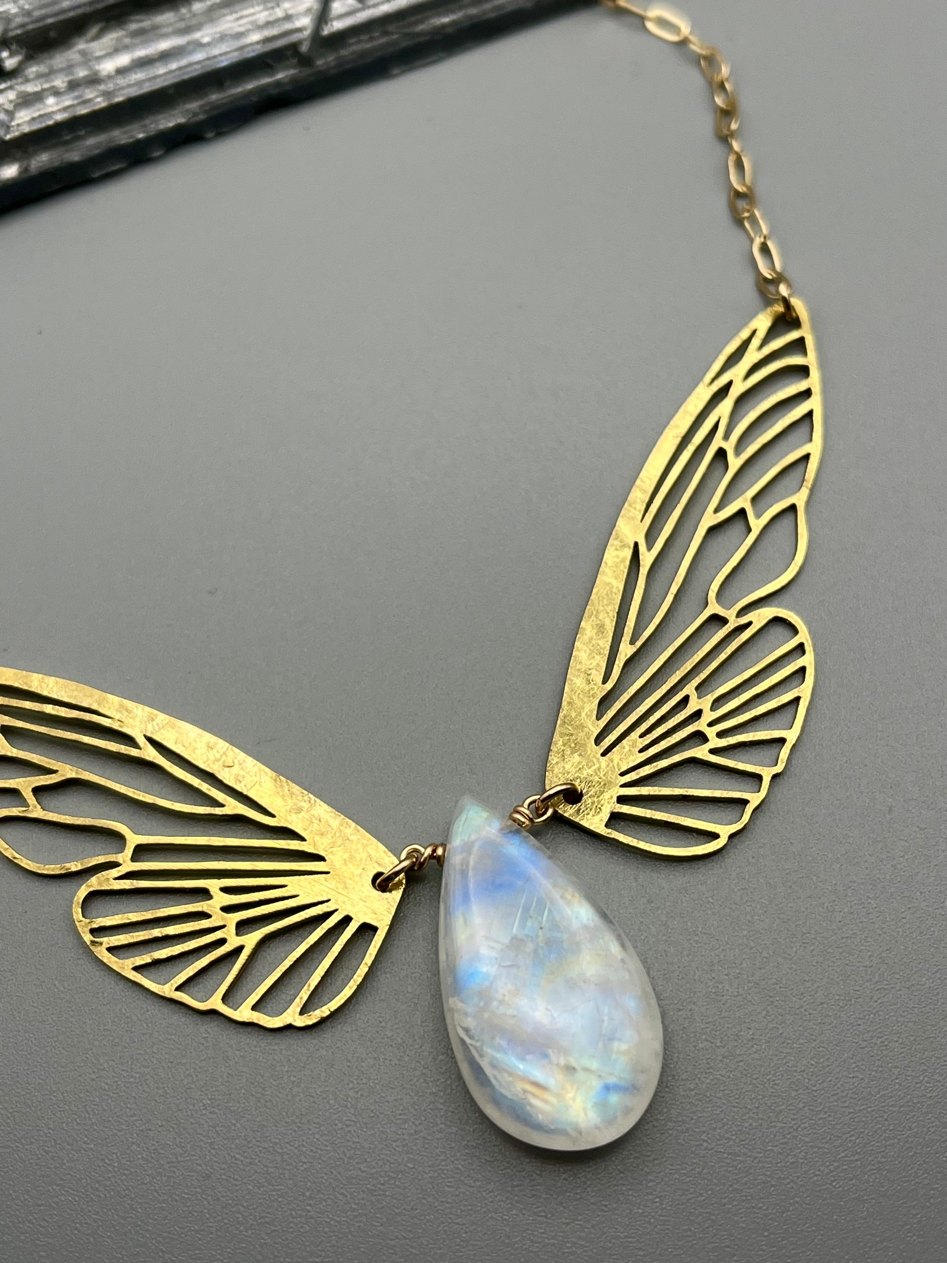 •METAMORPH• rainbow moonstone + gold necklace (18"-20" long)