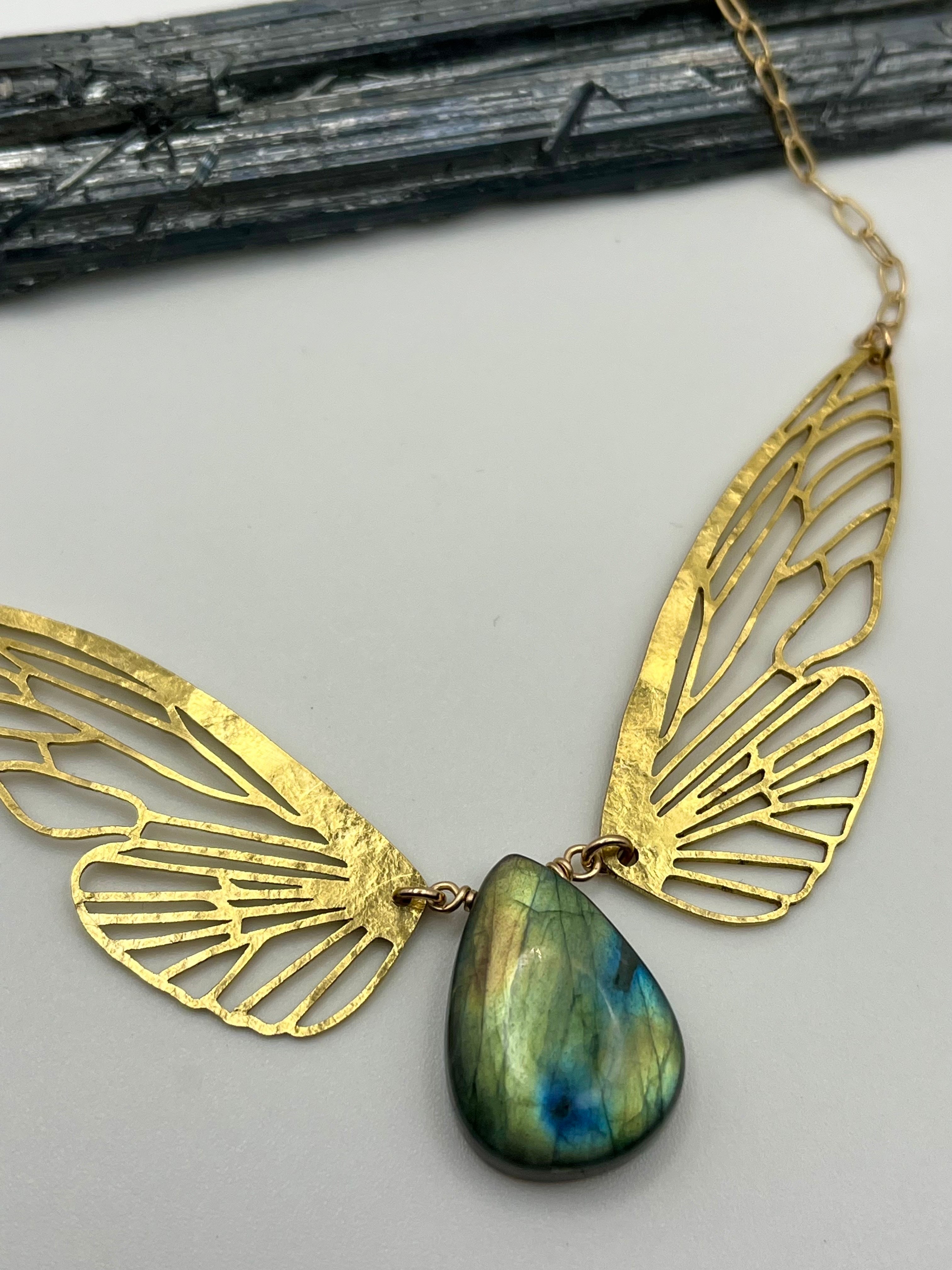 •METAMORPH• labradorite + gold necklace (16"-18" long)