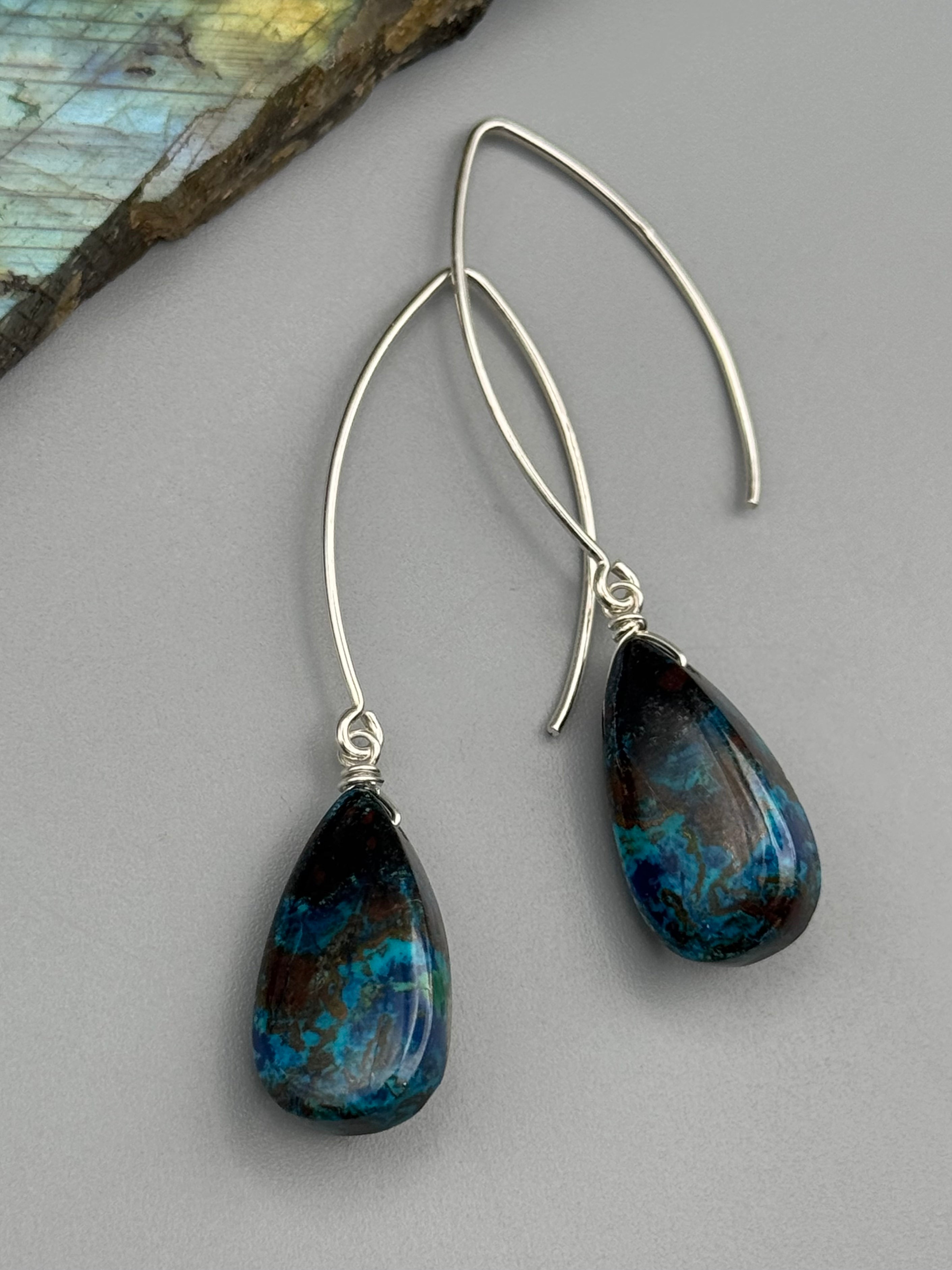 •STRAY• shattuckite tear + silver earrings