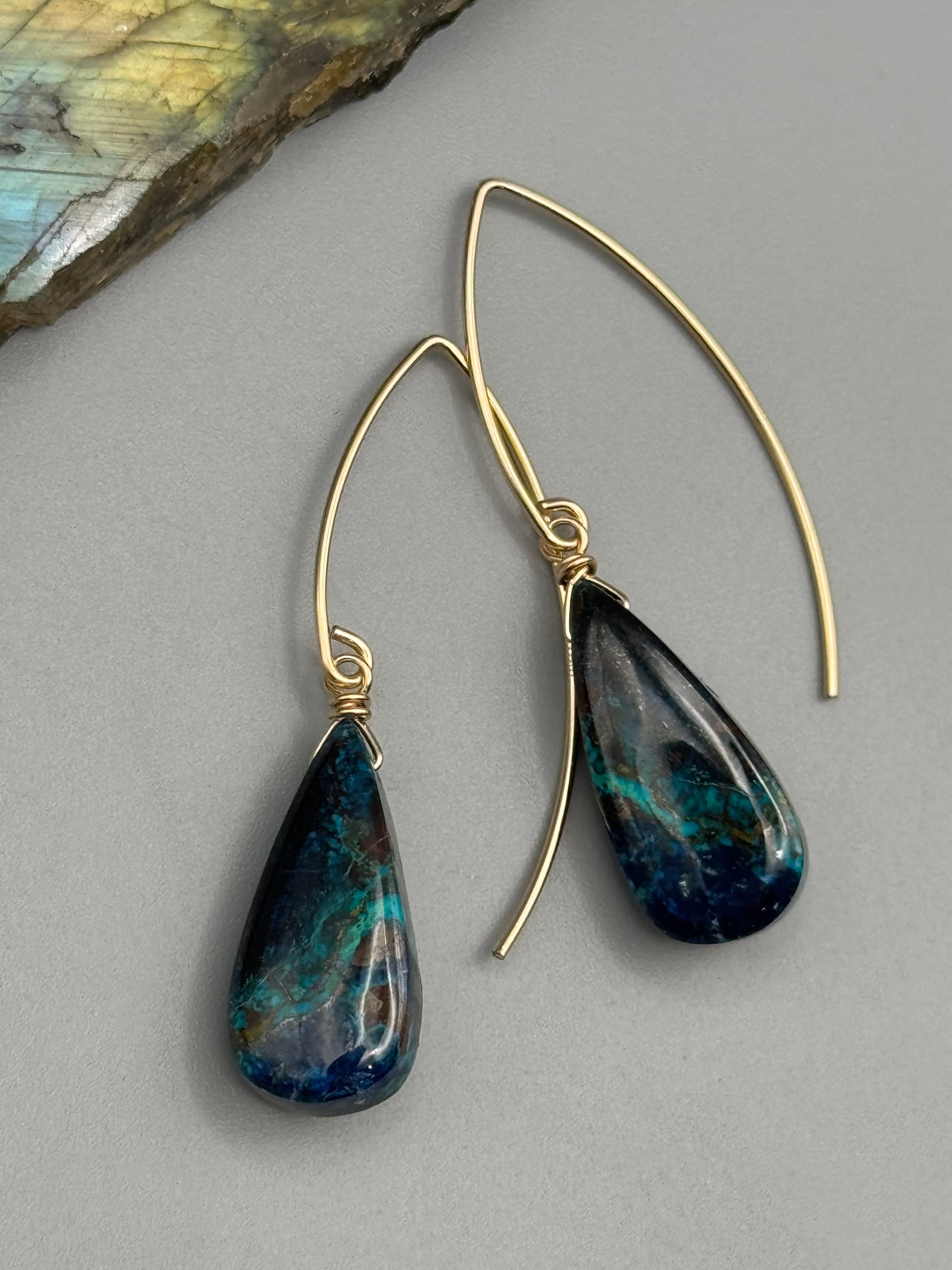 •STRAY• shattuckite tear + gold earrings