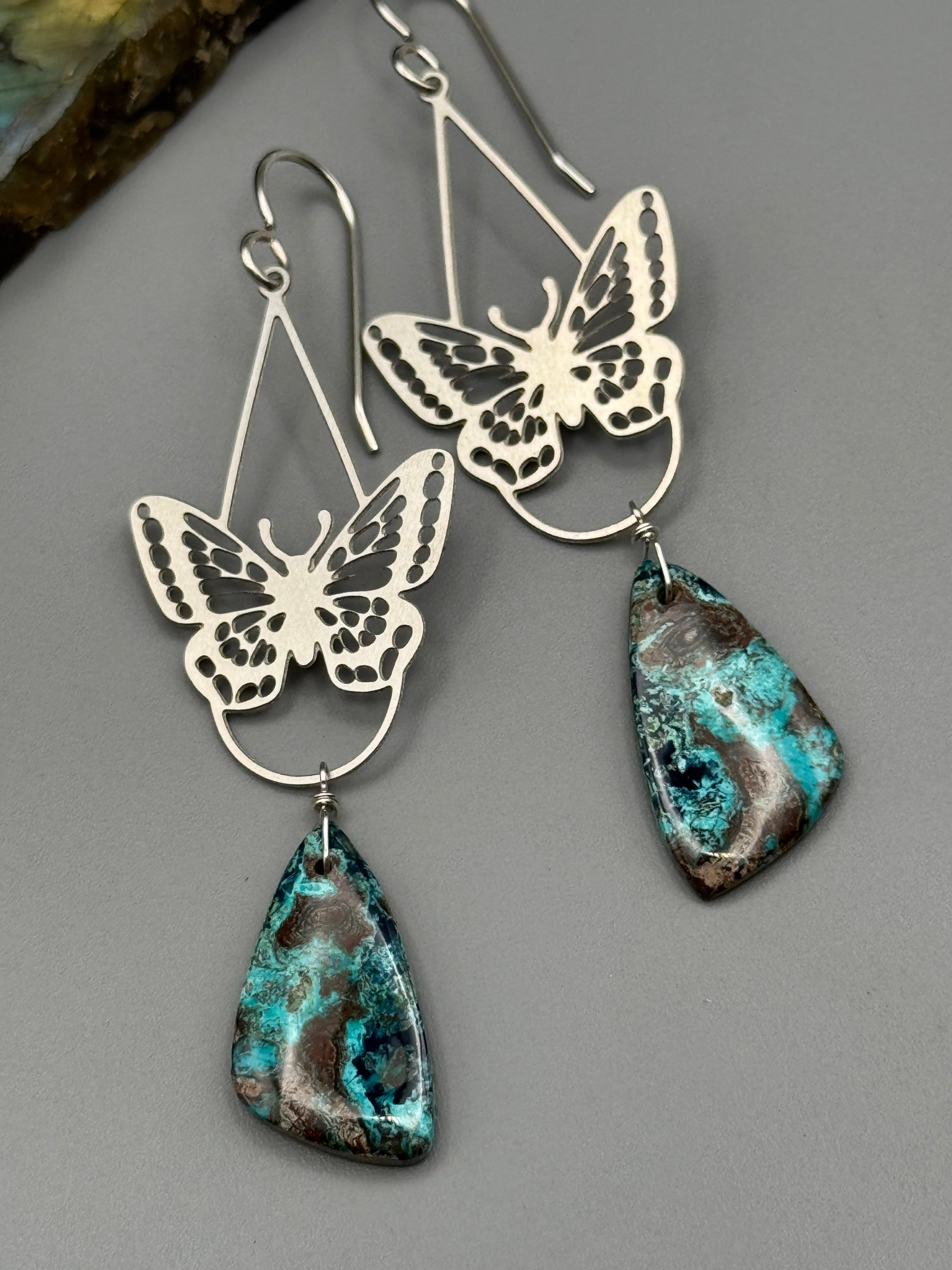 •MARIPOSA• shattuckite wing + silver earrings