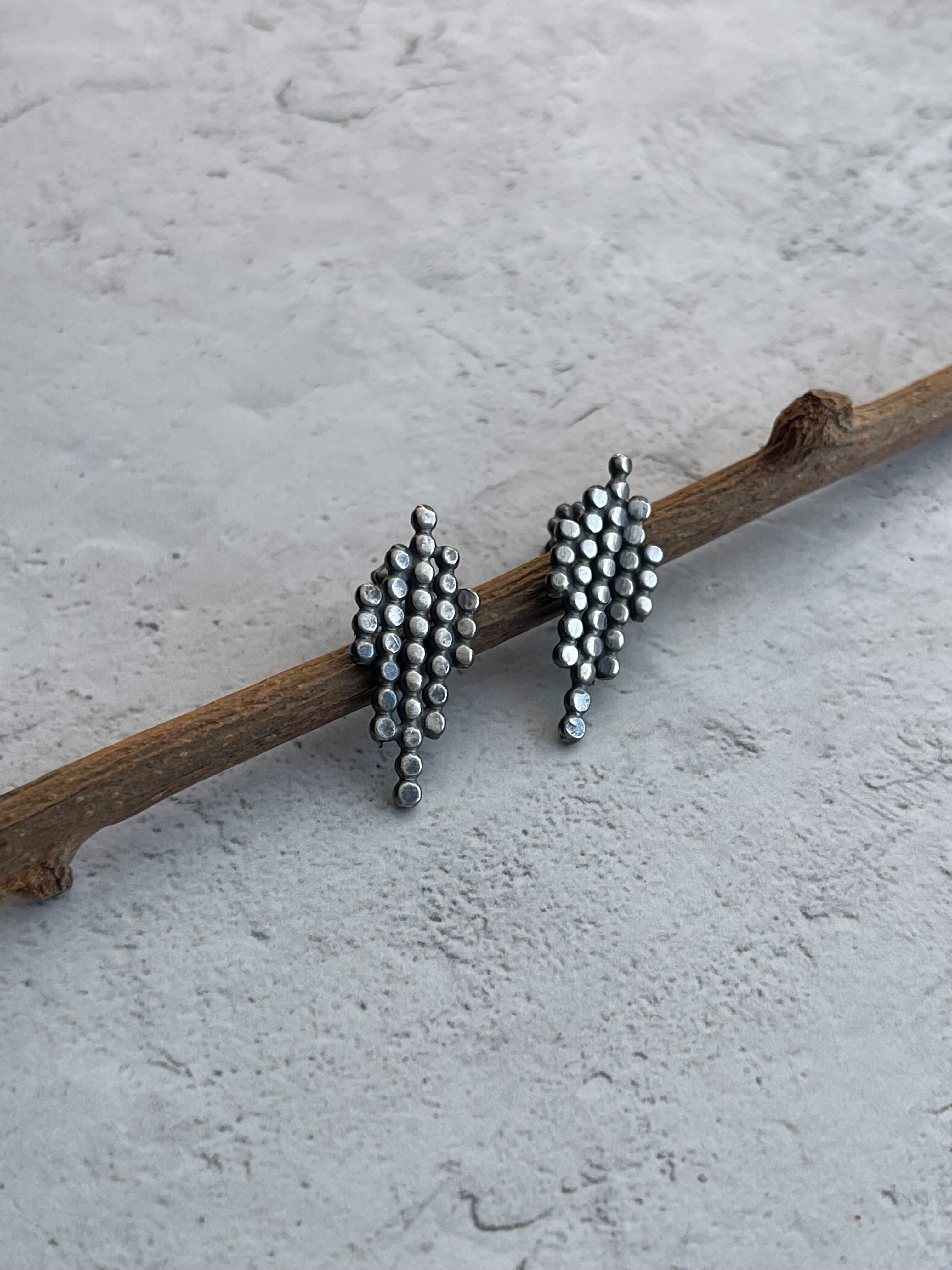 •DOTTED WATERFALL• silver stud earrings