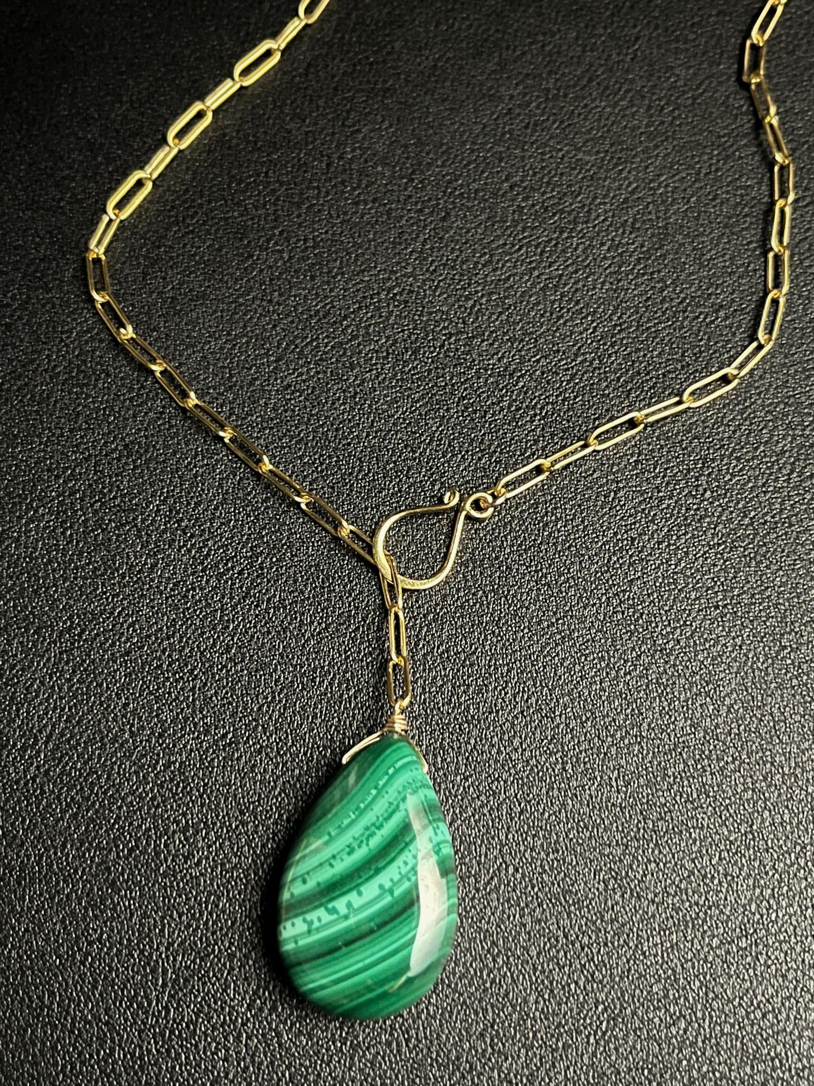 •LINKED• malachite + gold necklace (19")