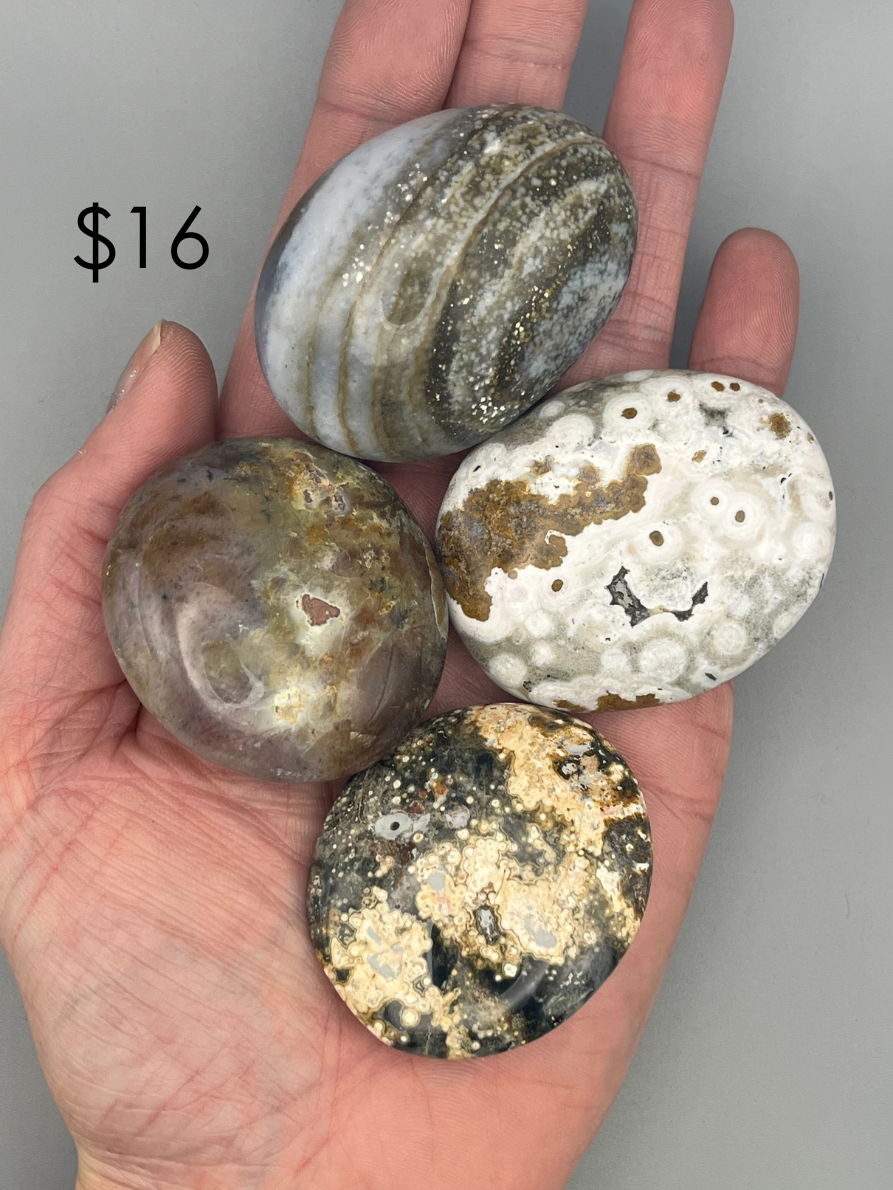 •OCEAN JASPER 🜃• palm stone