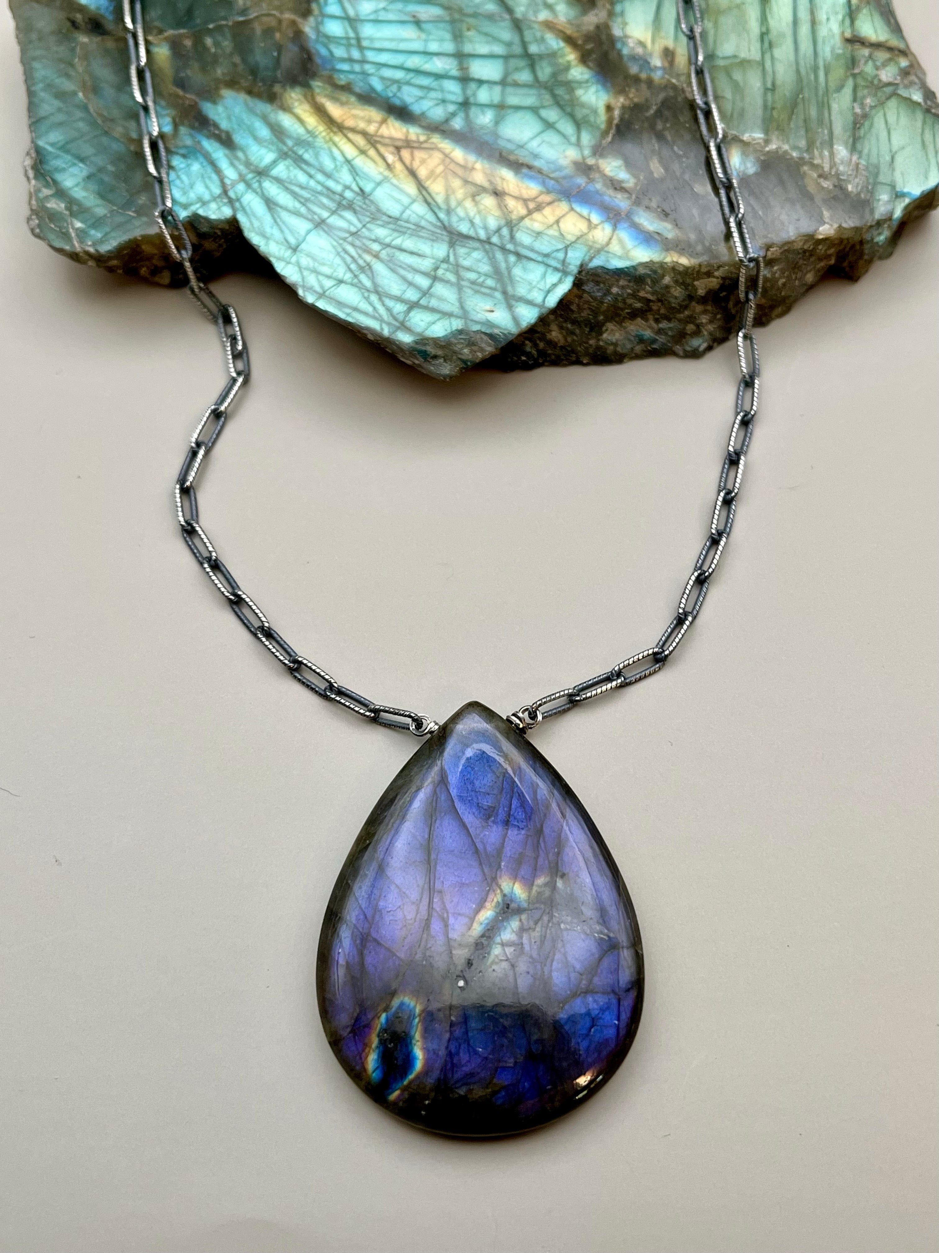 •AEON• labradorite + silver necklace (18"-20" long)